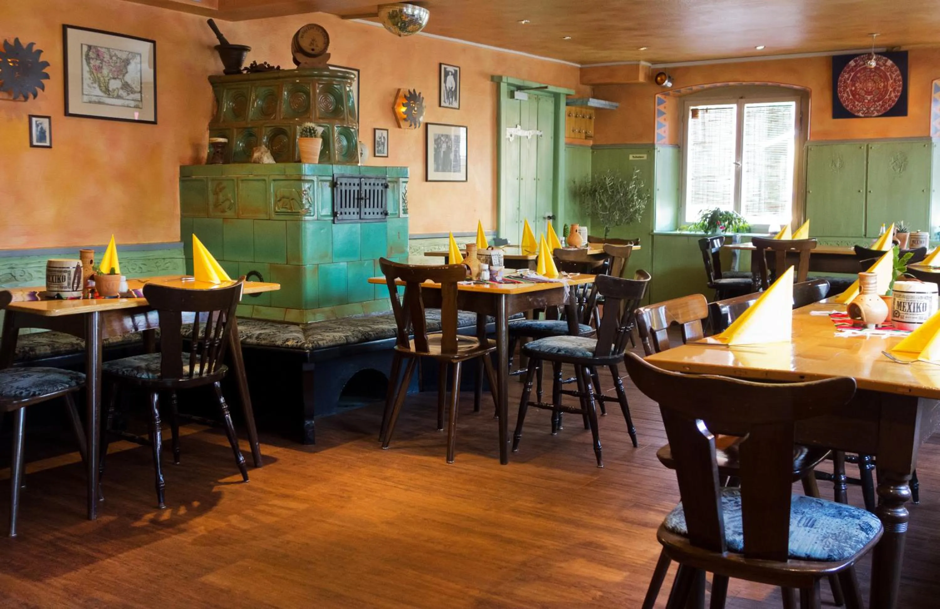 Restaurant/places to eat in Lindenberger Hof