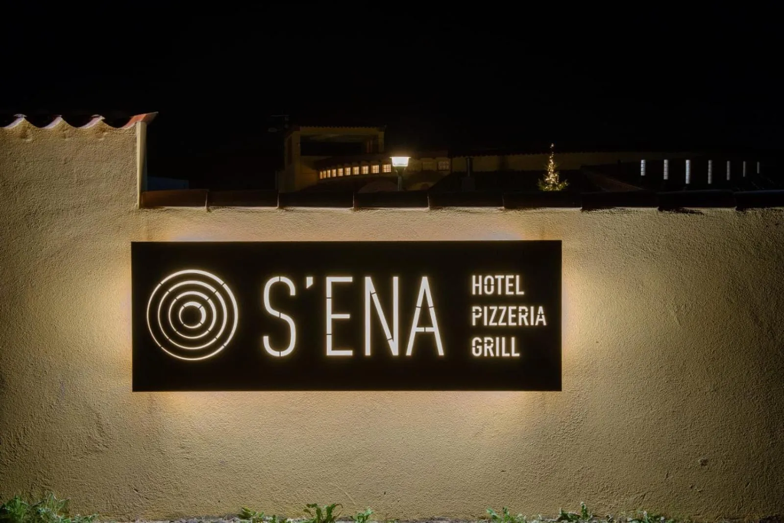 Night in S'ena Hotel