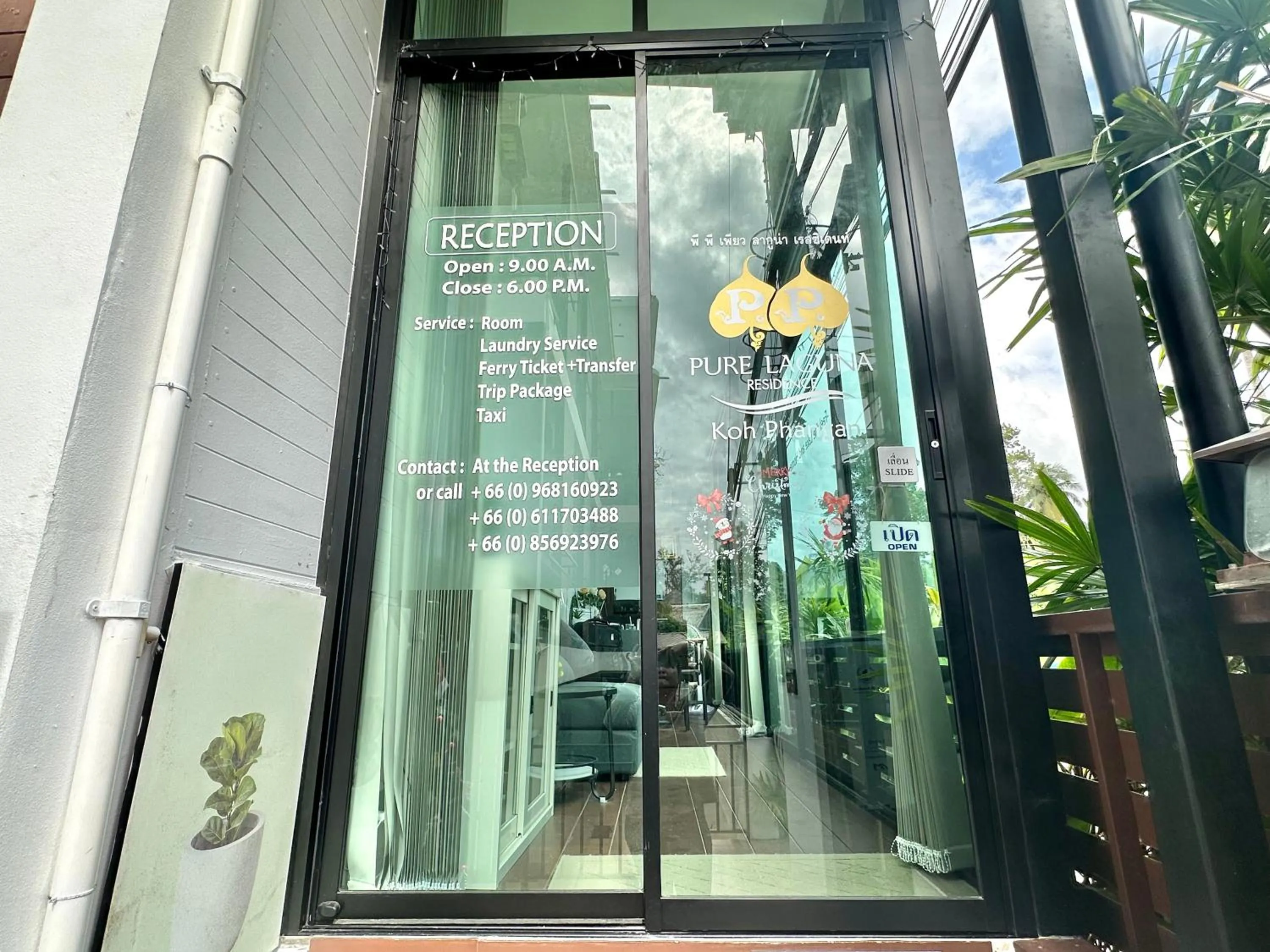 Staff in Pure Laguna Residence by Nice Sea Resort