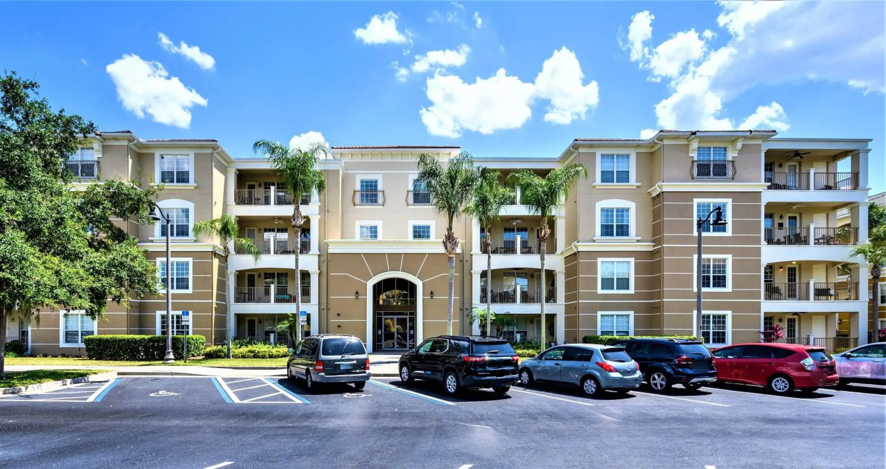 Property building in Vista Cay Resort by Millenium at Universal Blvd. Property building in Vista Cay Resort by Millenium at Universal Blvd.