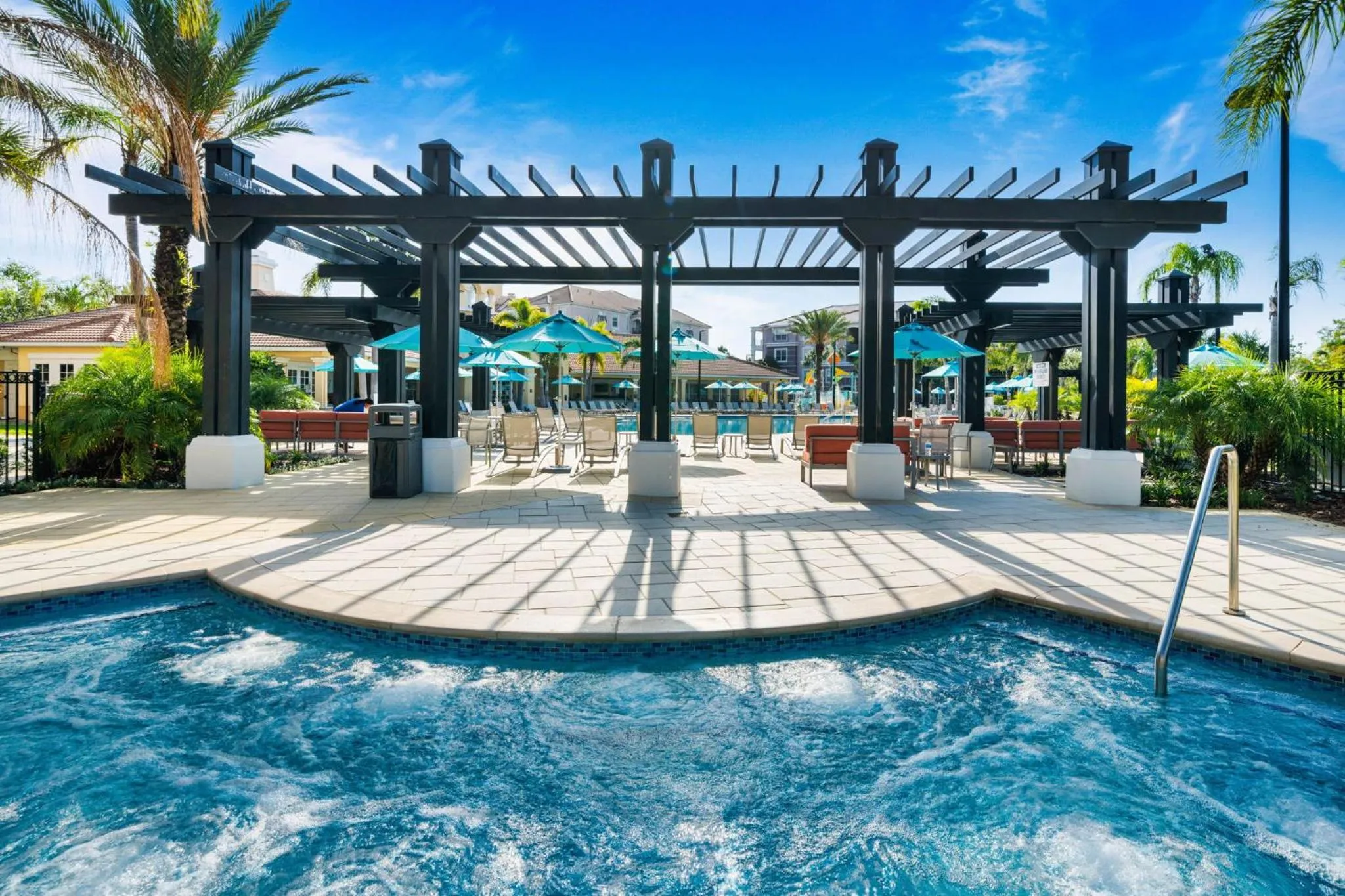 Swimming pool in Vista Cay Resort by Millenium at Universal Blvd.