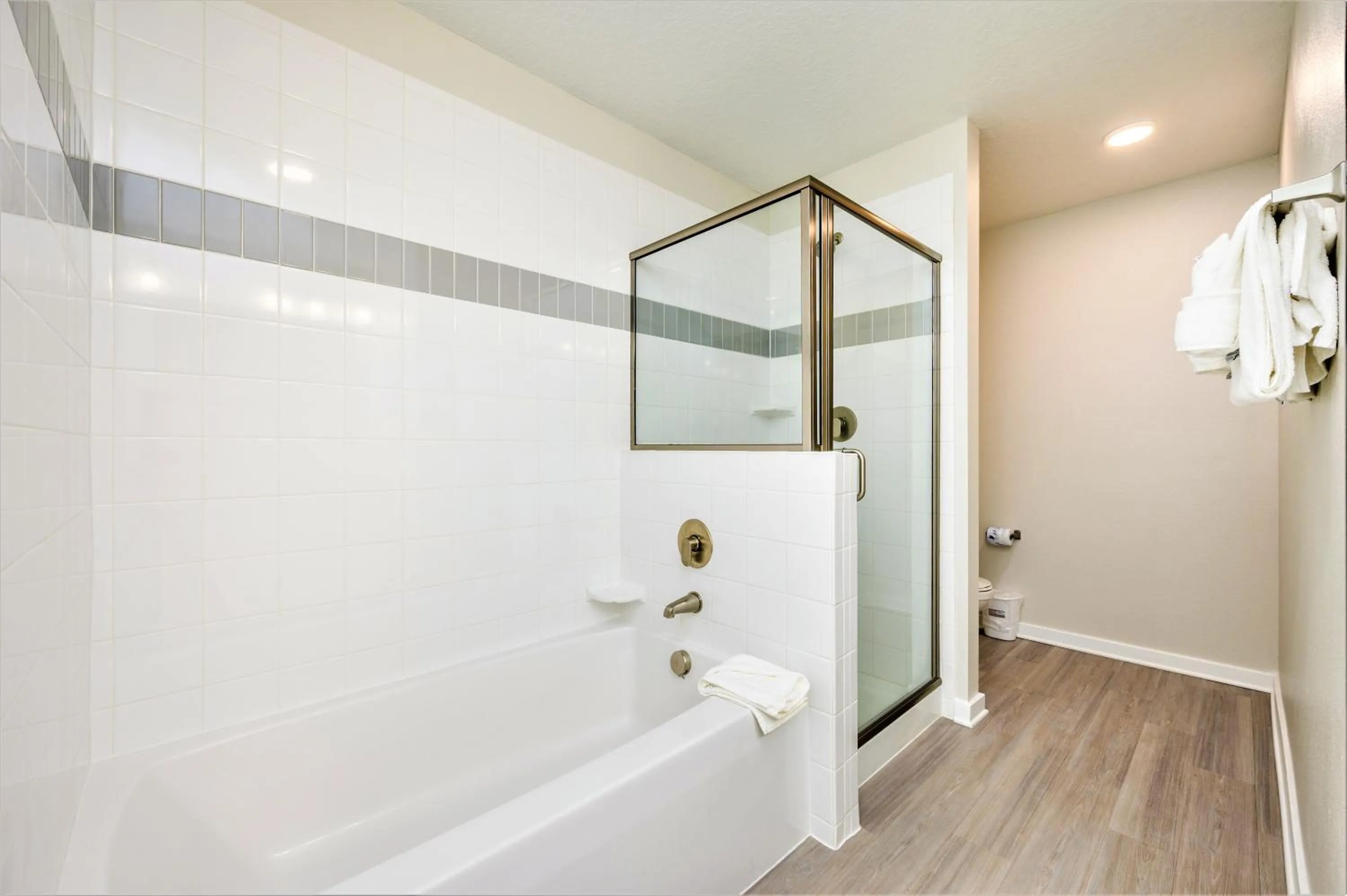 Shower in Vista Cay Resort by Millenium at Universal Blvd.