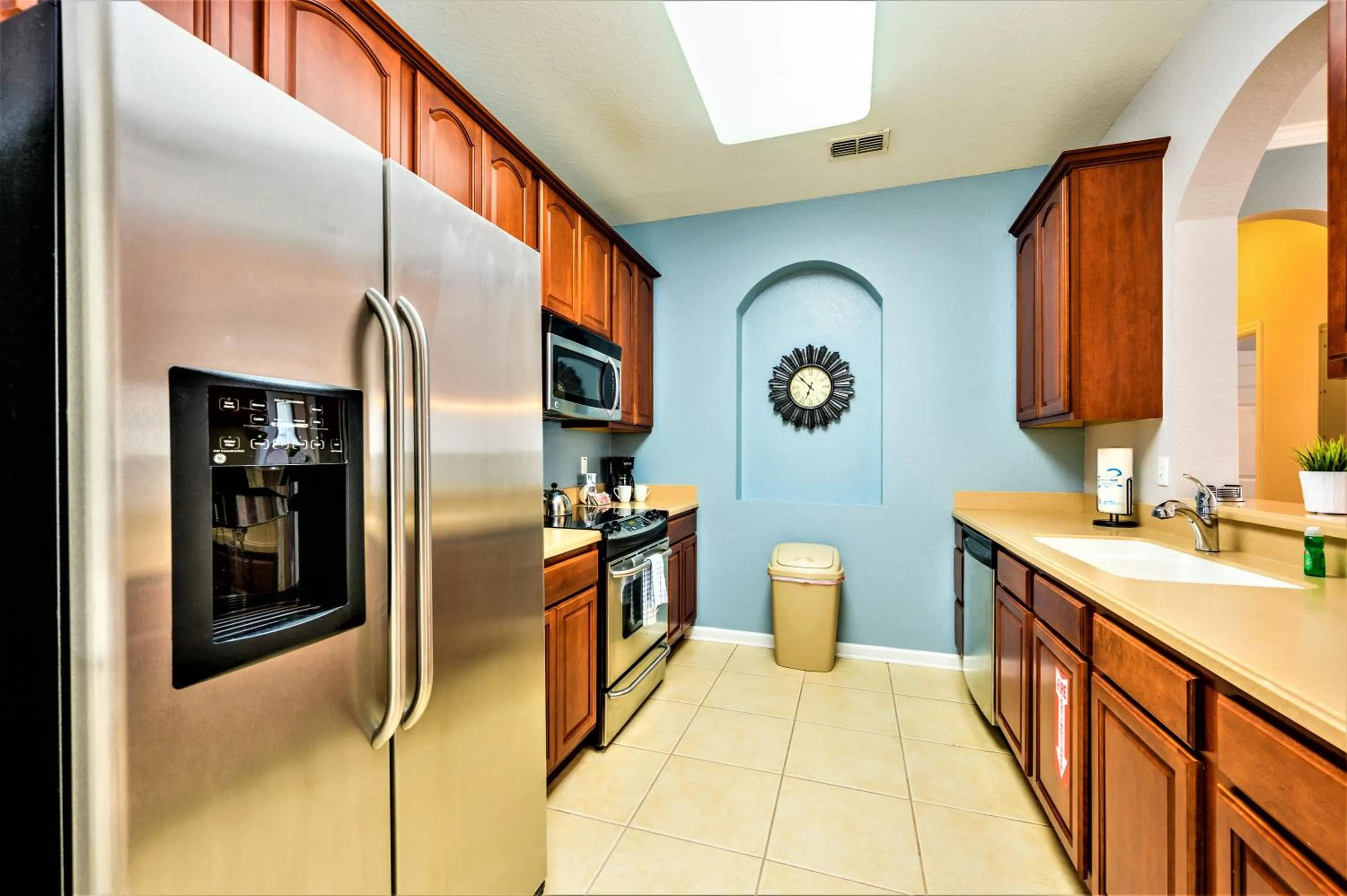 dishwasher in Vista Cay Resort by Millenium at Universal Blvd.