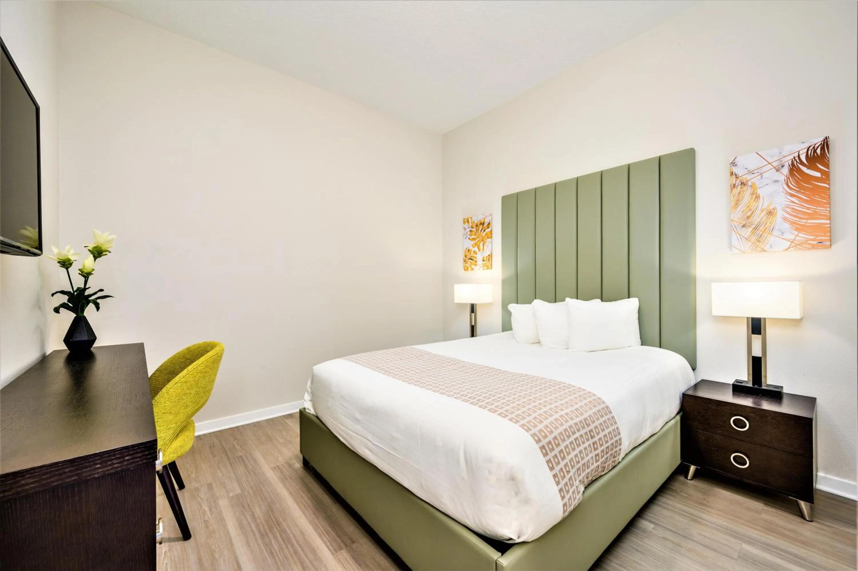 Bedroom, Bed in Vista Cay Resort by Millenium at Universal Blvd.