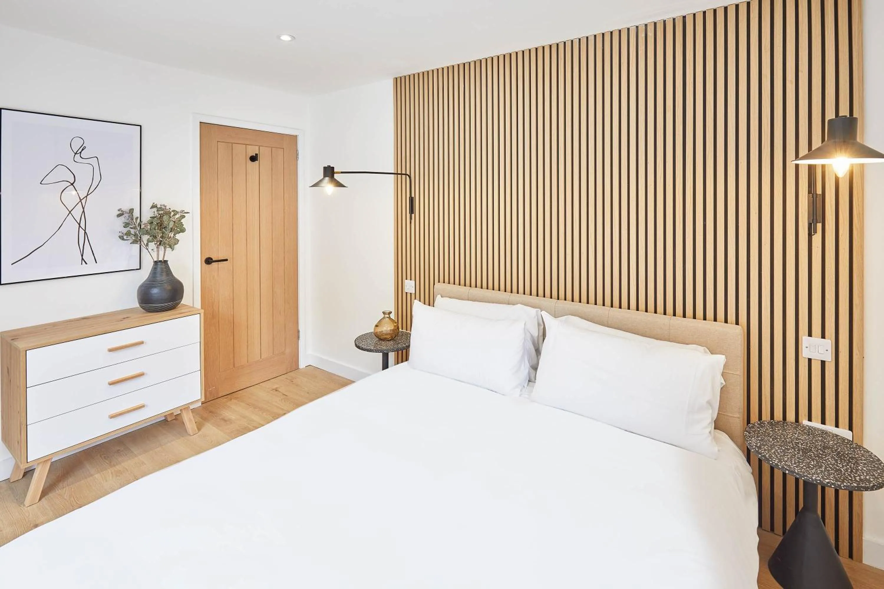 Bed in Host & Stay - Golden Lion Apartments