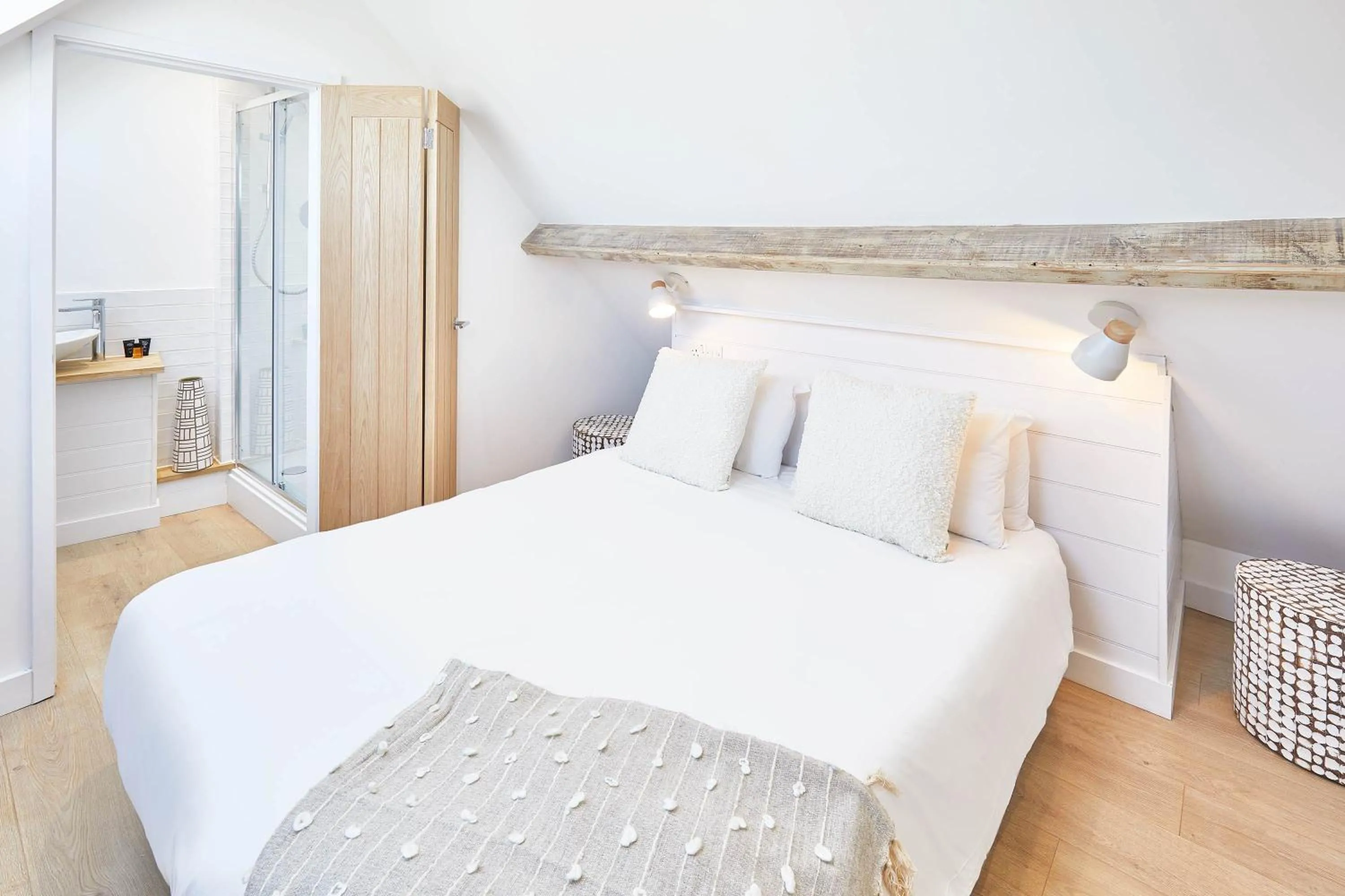 Bed in Host & Stay - Golden Lion Apartments