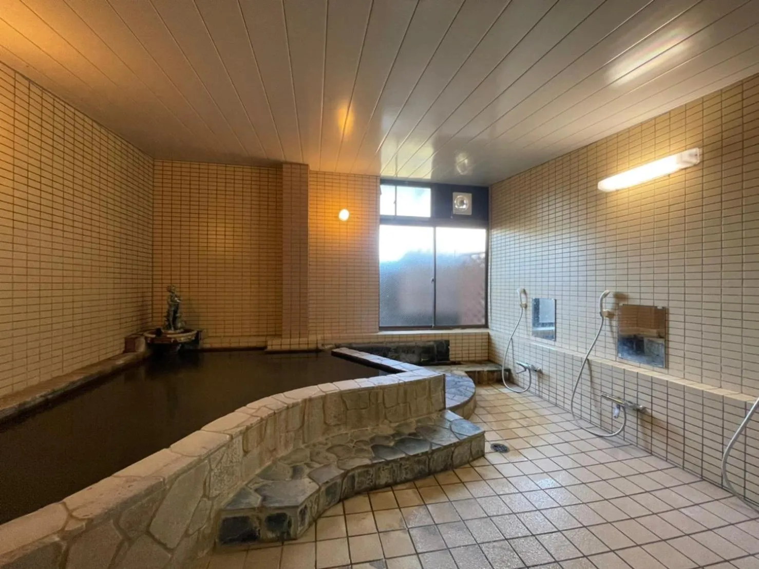Public Bath in Hotel Isodokei