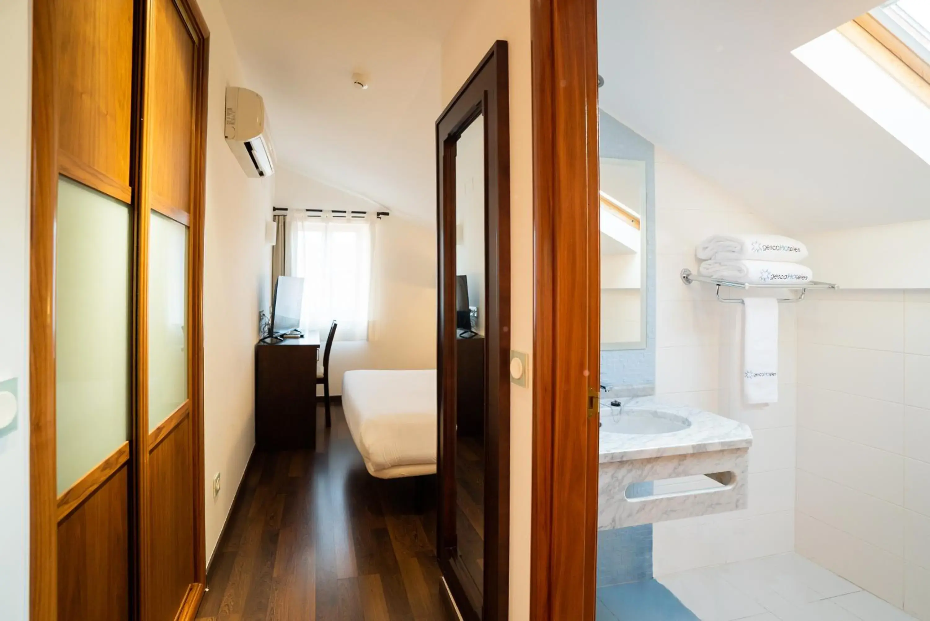 Photo of the whole room, Bed in Hotel Rincón del Conde Photo of the whole room, Bed in Hotel Rincón del Conde