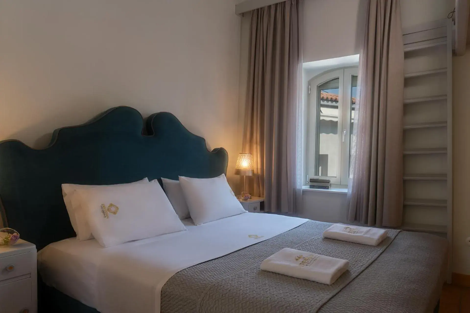 Deluxe Queen Suite in Eressian Hotel & Hammam Spa Deluxe Queen Suite in Eressian Hotel & Hammam Spa