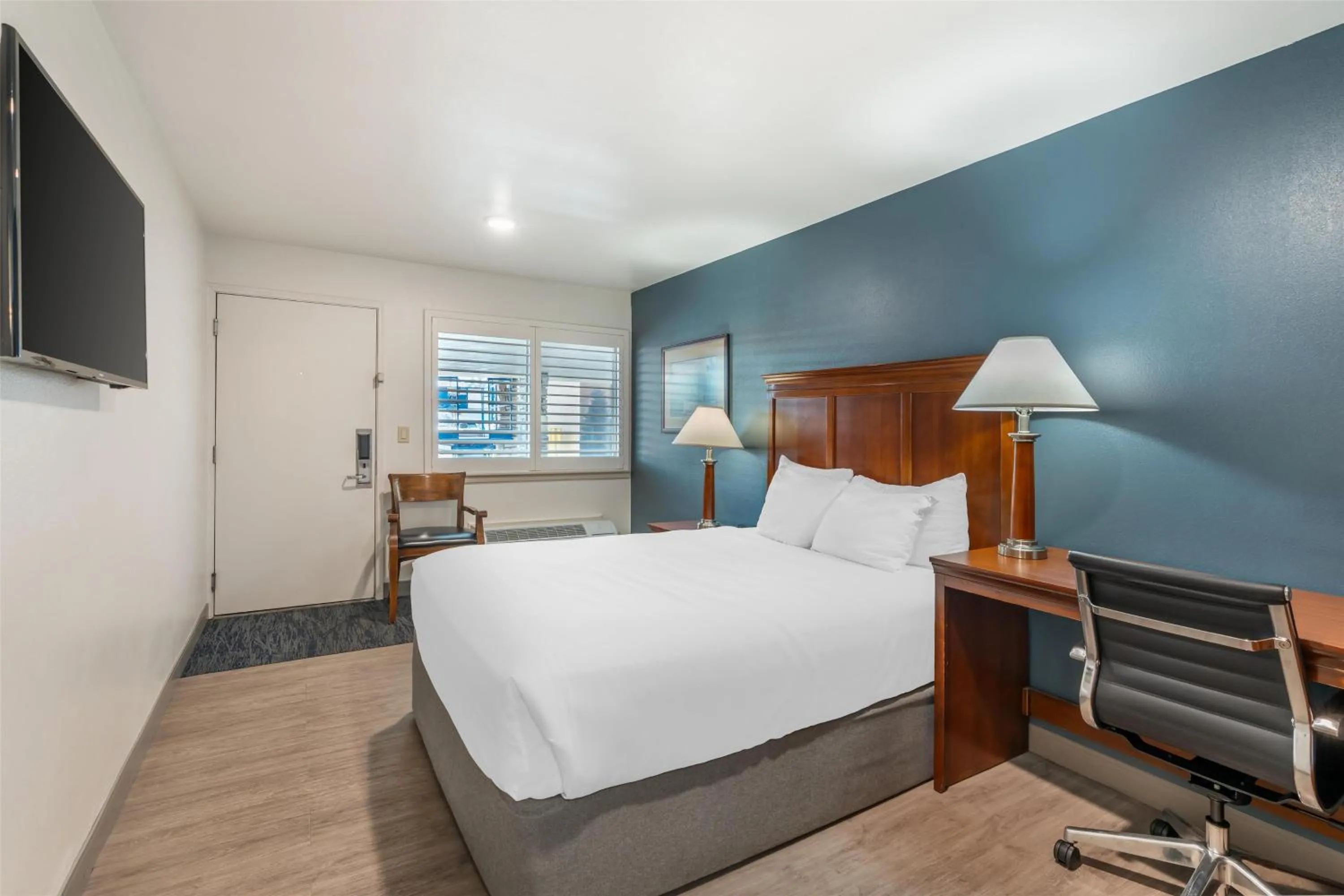 Bedroom, Bed in Best Western Plus Clocktower Inn