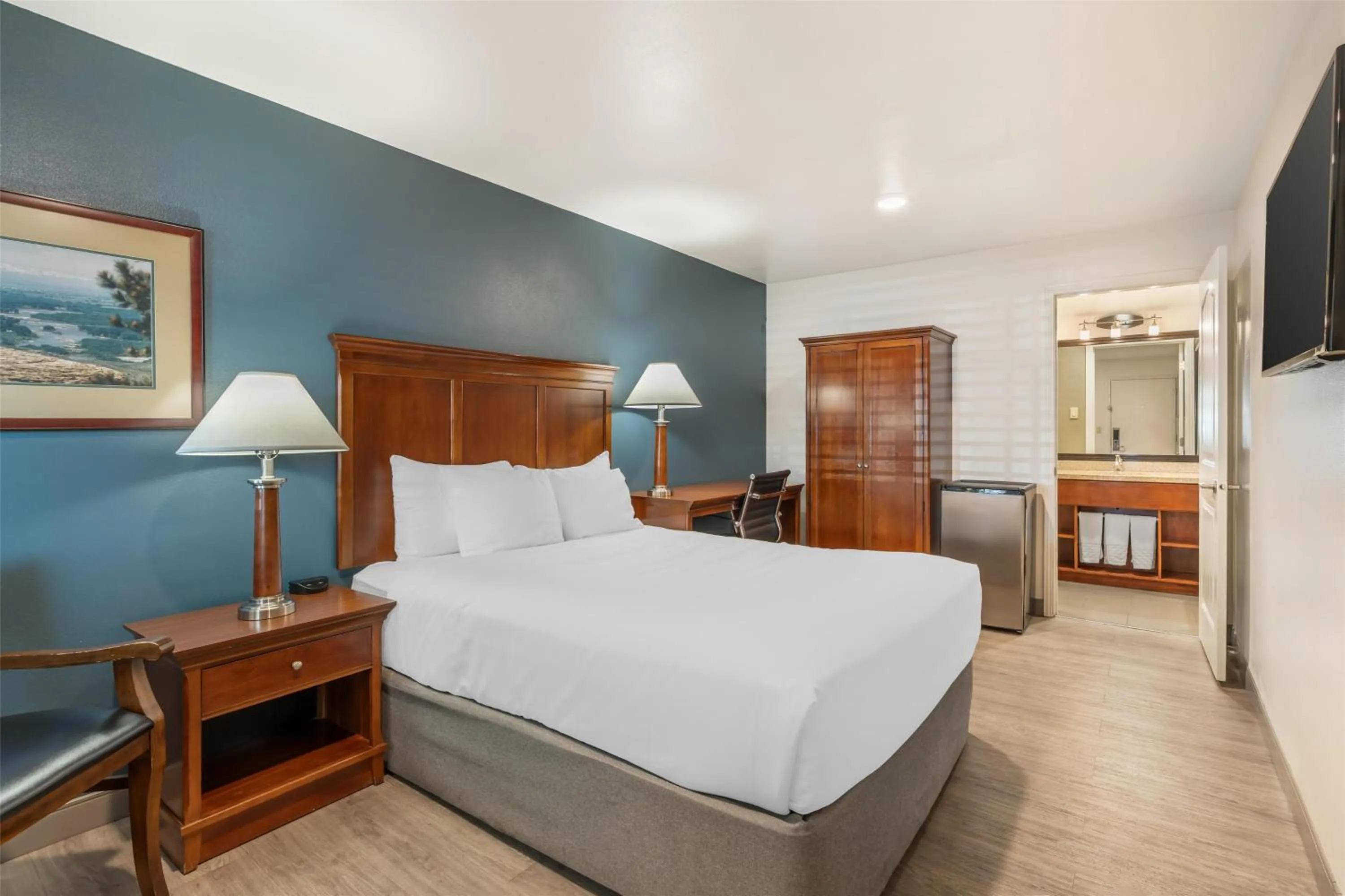 Bedroom, Bed in Best Western Plus Clocktower Inn