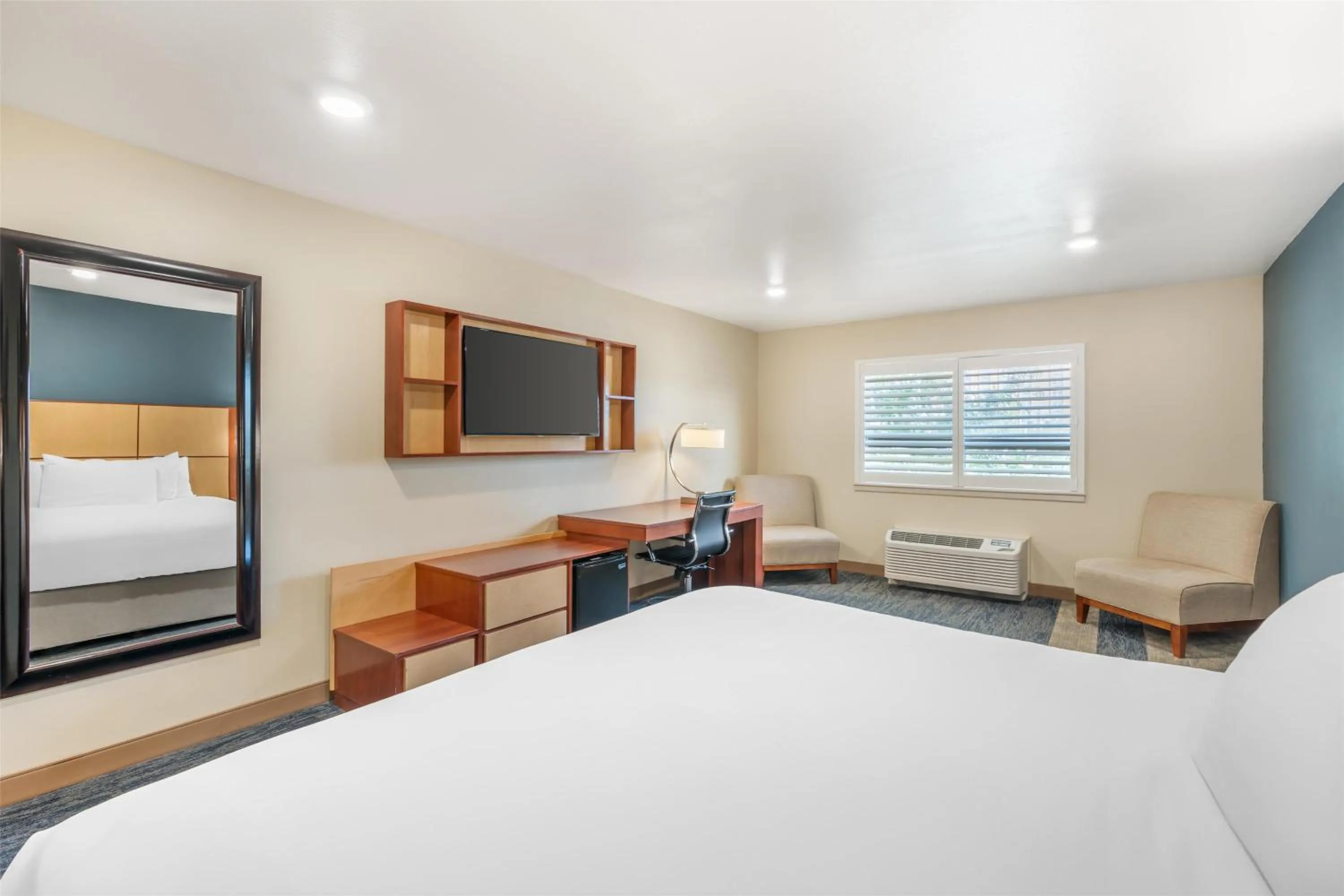 Bedroom, Bed in Best Western Plus Clocktower Inn