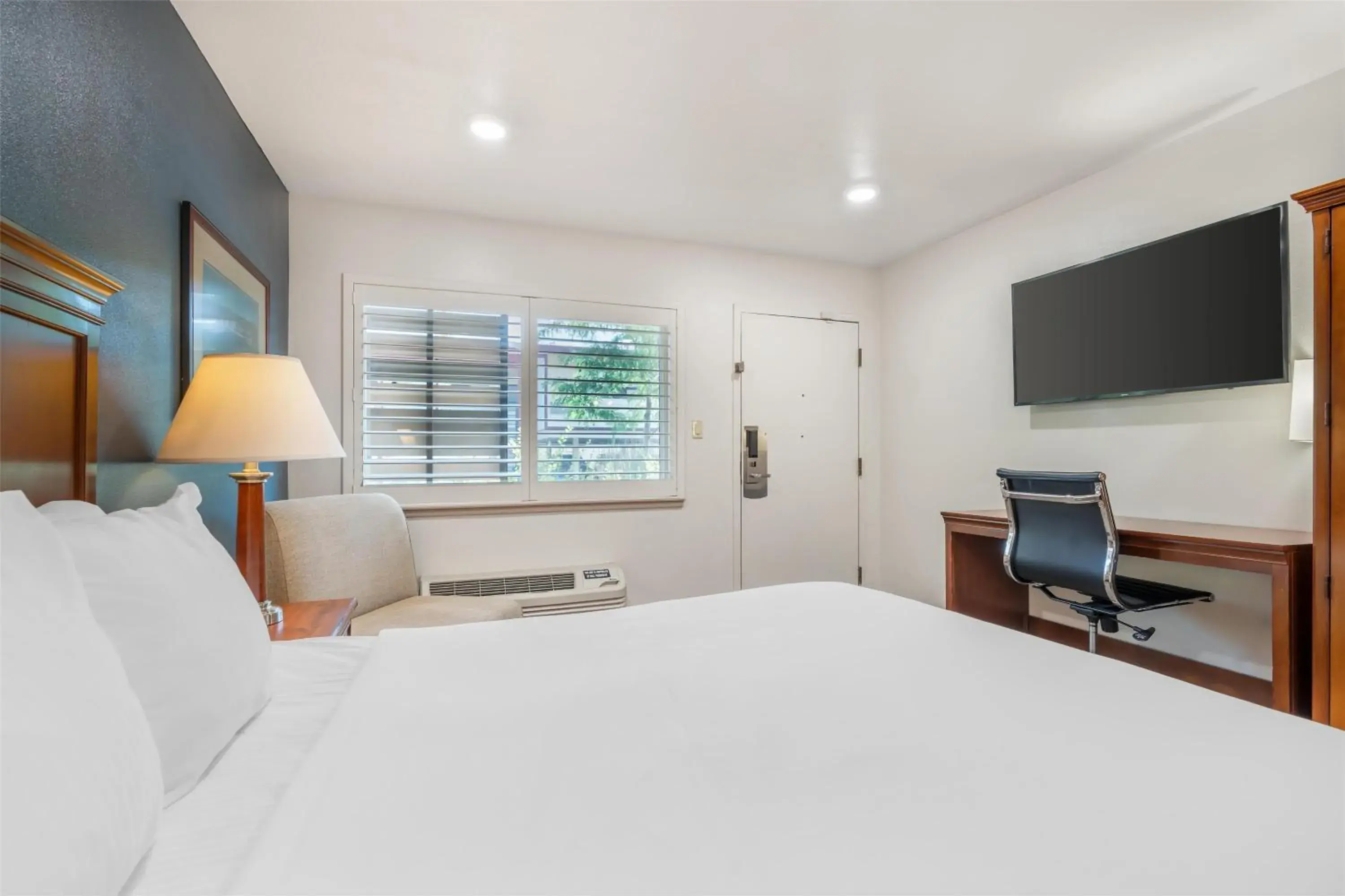 Bedroom, Bed in Best Western Plus Clocktower Inn Bedroom, Bed in Best Western Plus Clocktower Inn