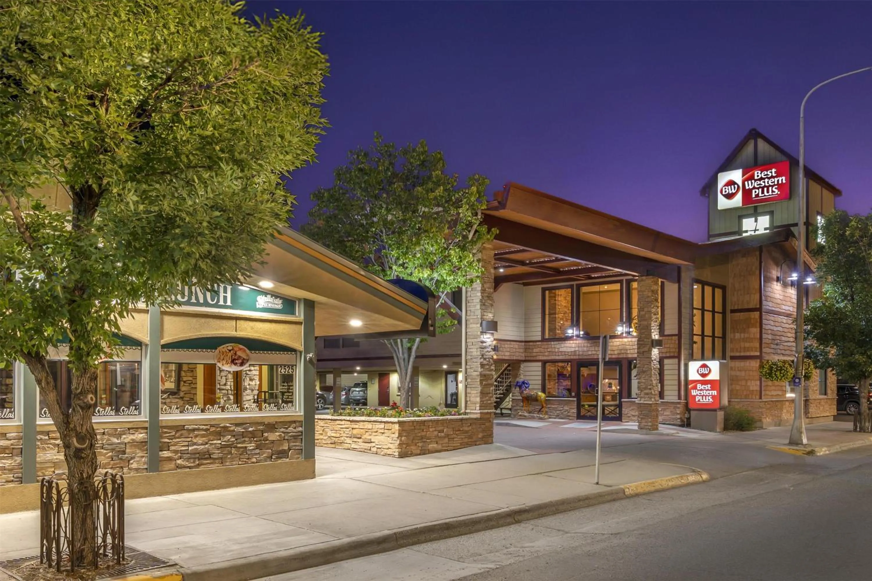 Property building in Best Western Plus Clocktower Inn