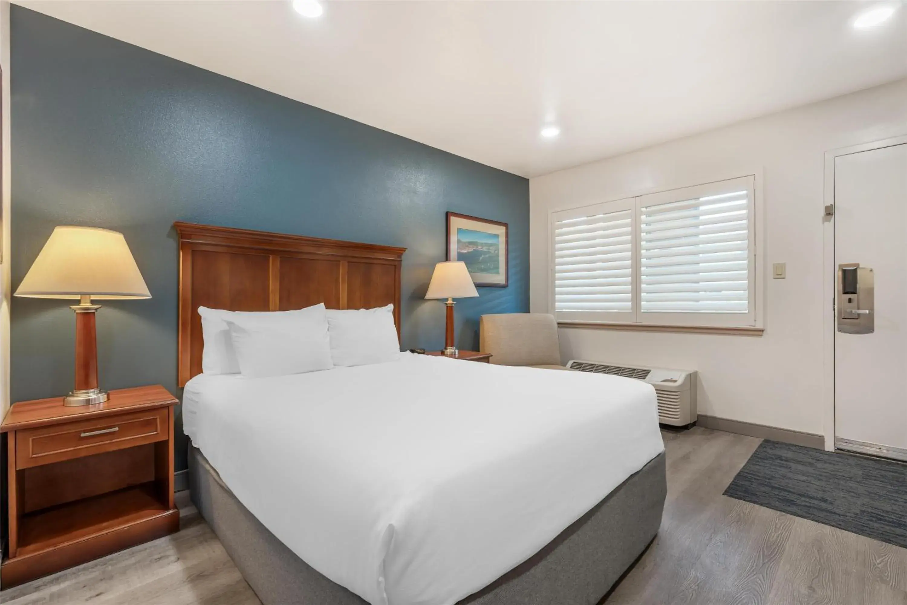 Bedroom, Bed in Best Western Plus Clocktower Inn Bedroom, Bed in Best Western Plus Clocktower Inn