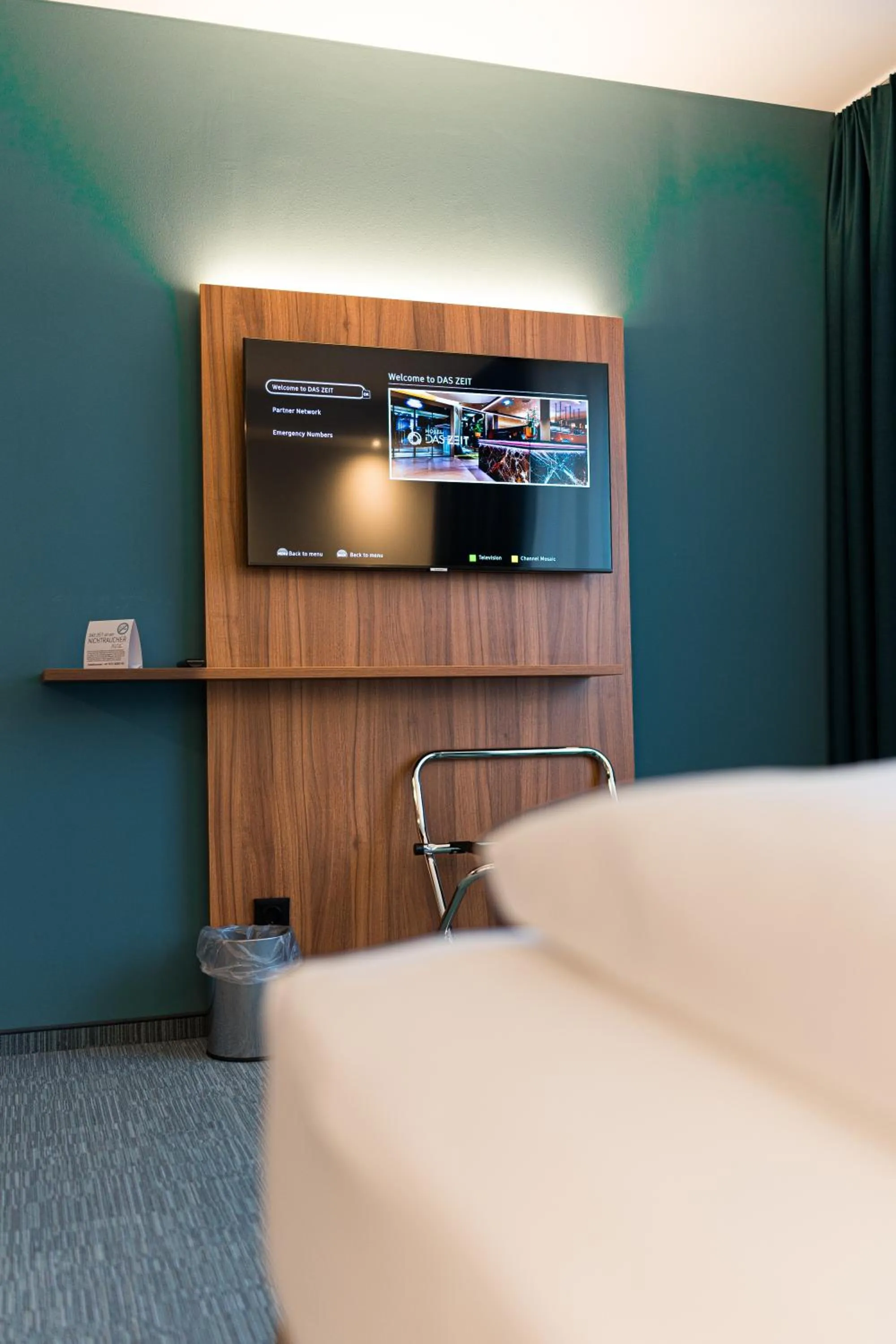 TV and multimedia, Bed in Hotel Das Zeit