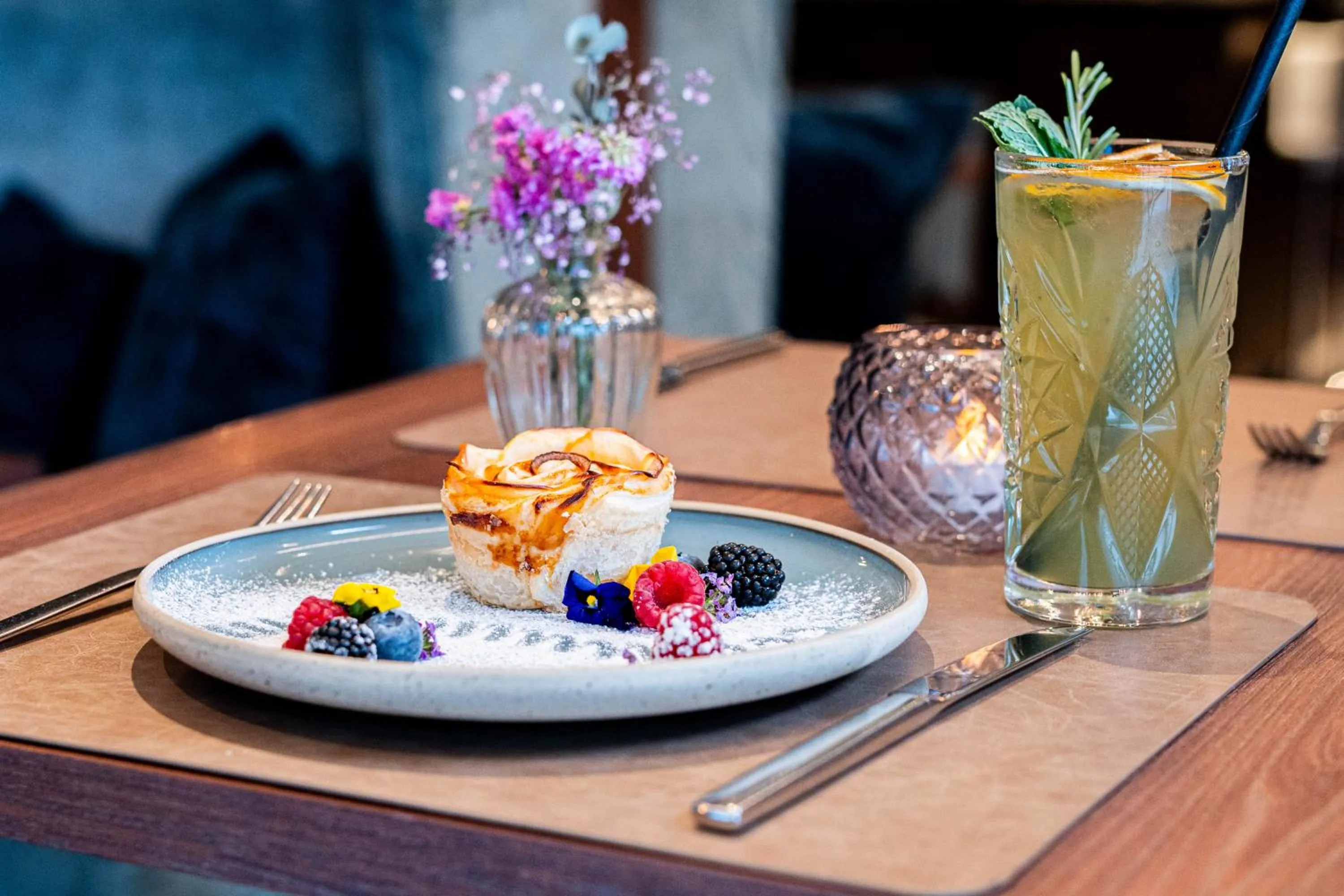 Restaurant/places to eat in Hotel Das Zeit