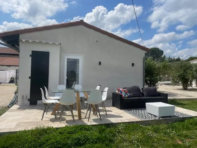 Patio in Croissant de Lune