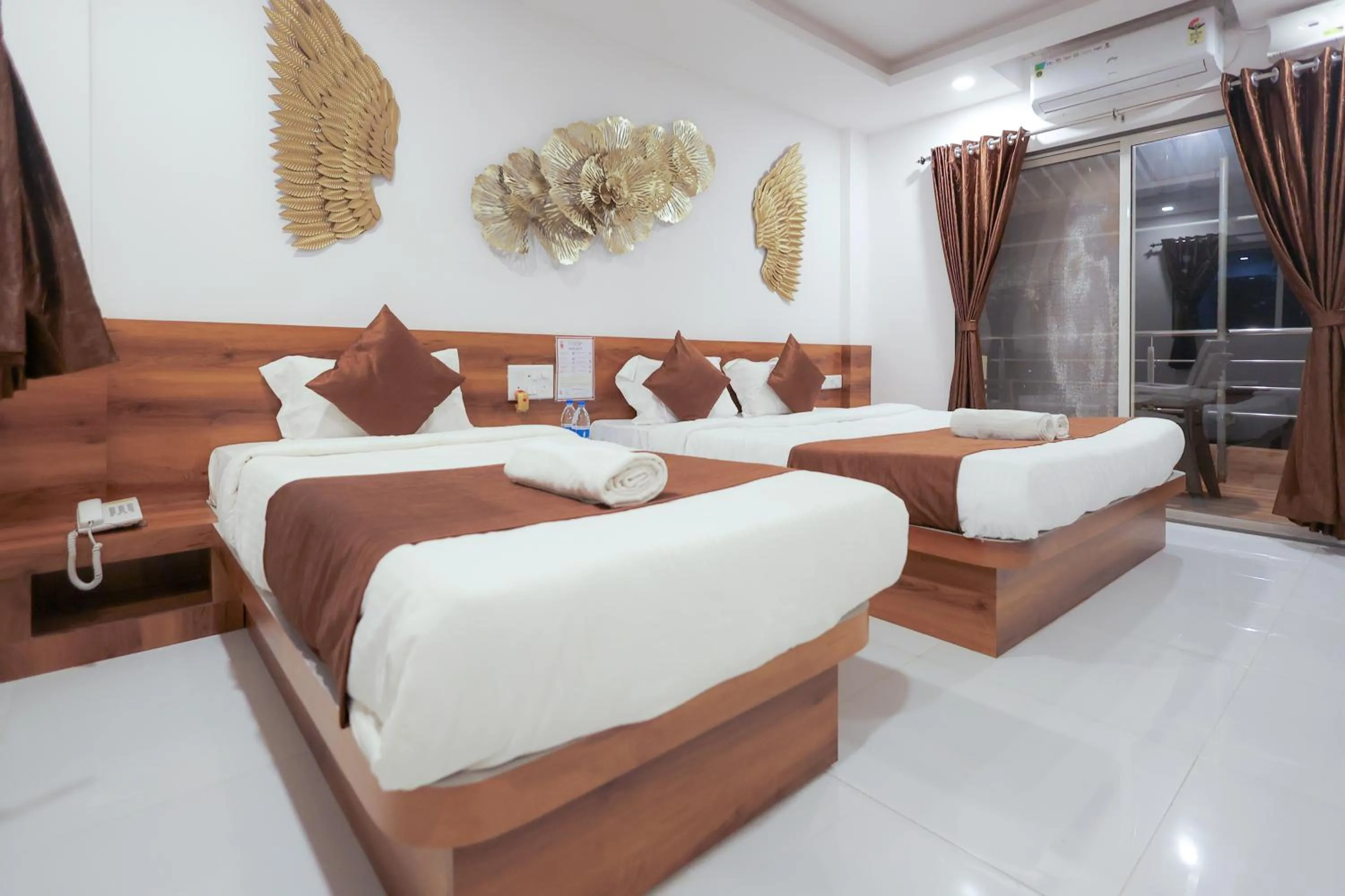 Bedroom, Bed in Hotel Green Exotica Mahabaleshwar