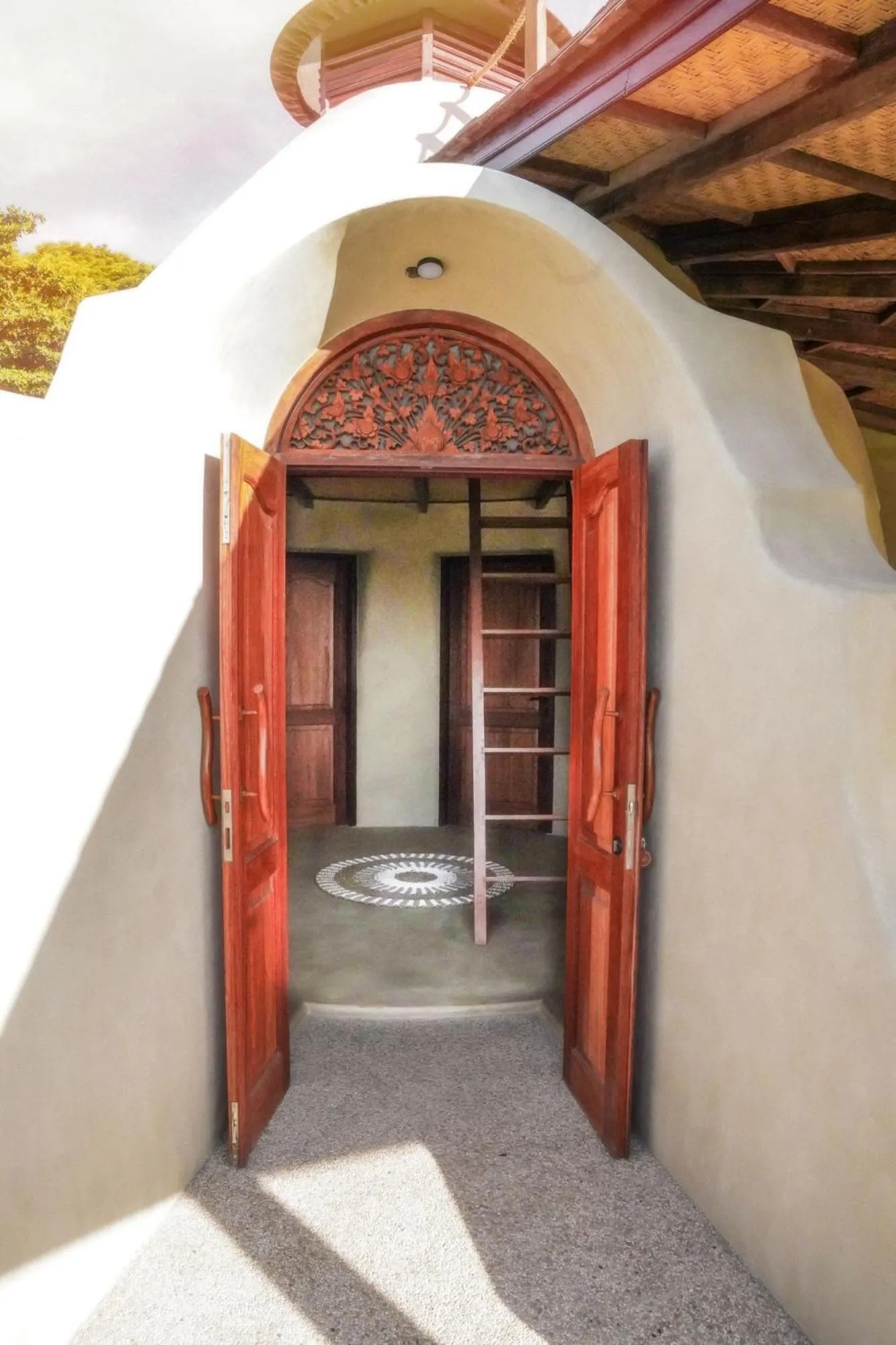 Facade/entrance in Dome Lombok