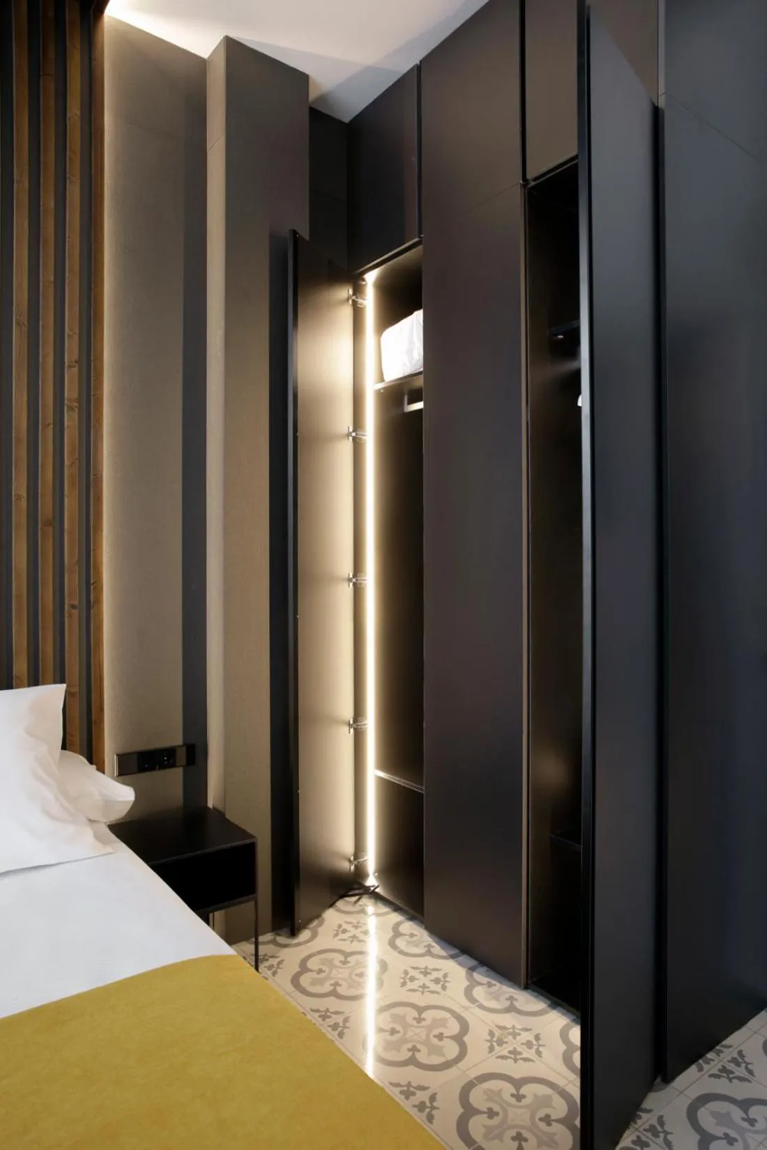 Decorative detail, Bed in Fetén