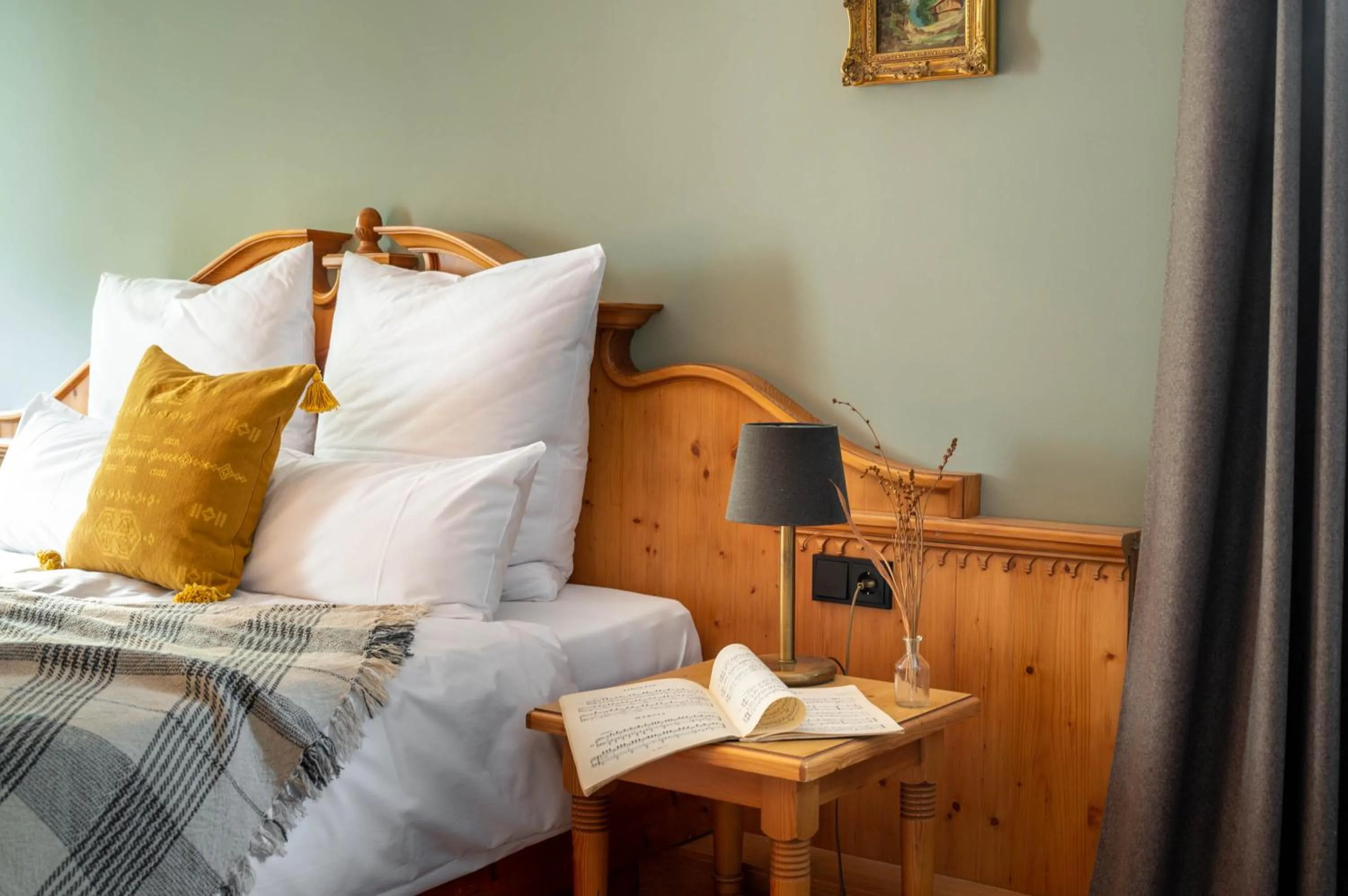 Bed in Boutique Hotel Bellevue Lermoos