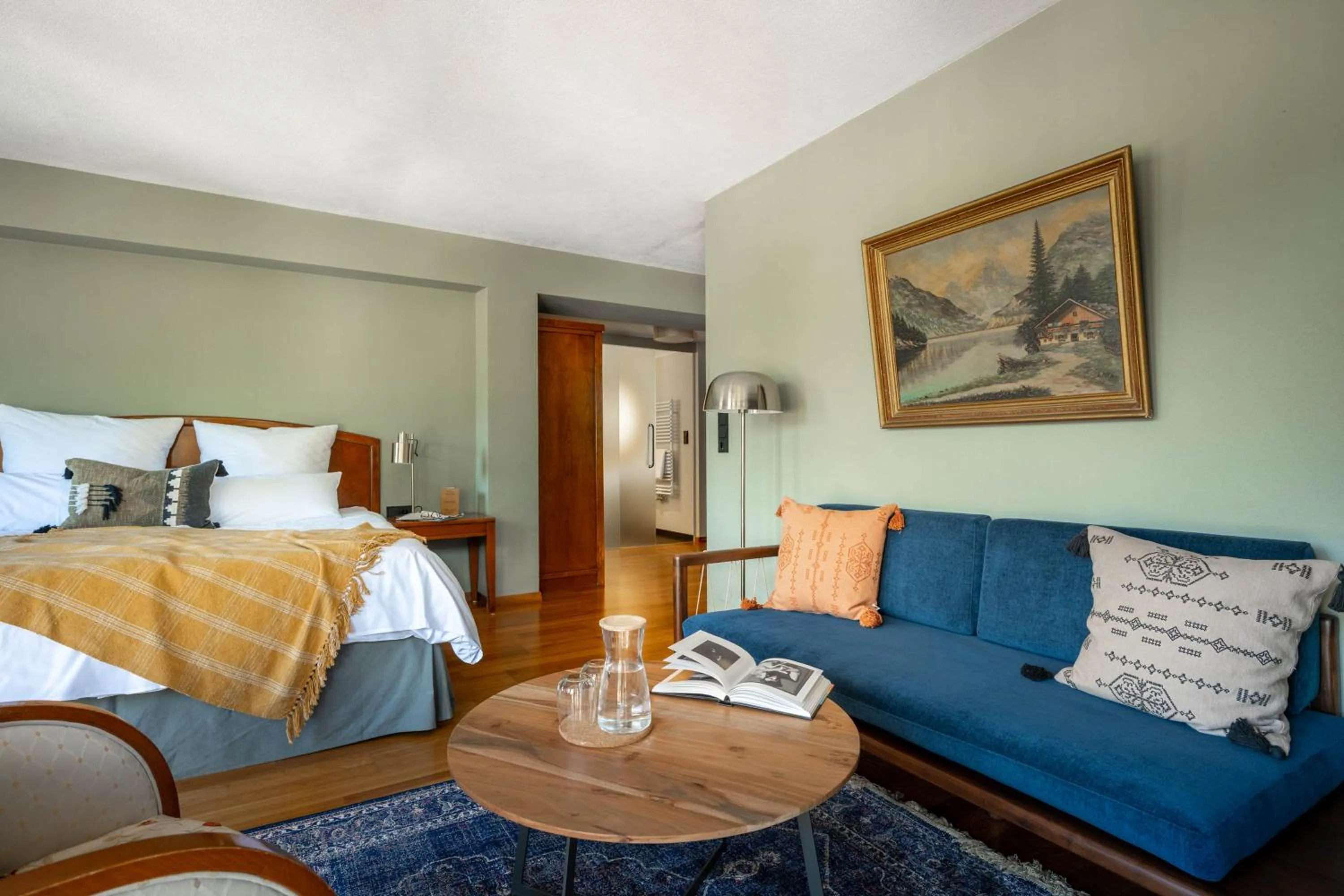 Bed in Boutique Hotel Bellevue Lermoos