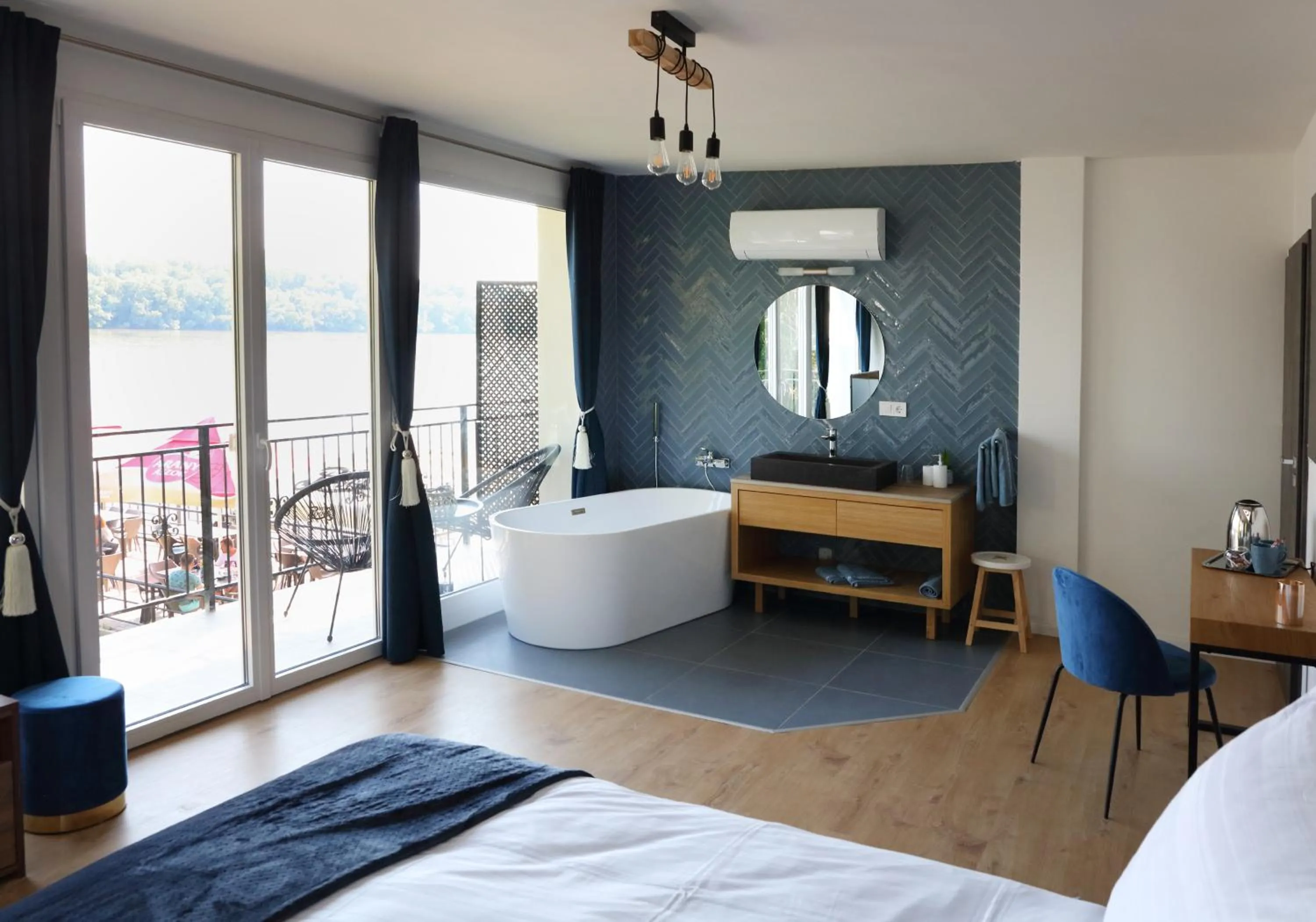 Bathroom, Bed in Duna P'Art Panzió