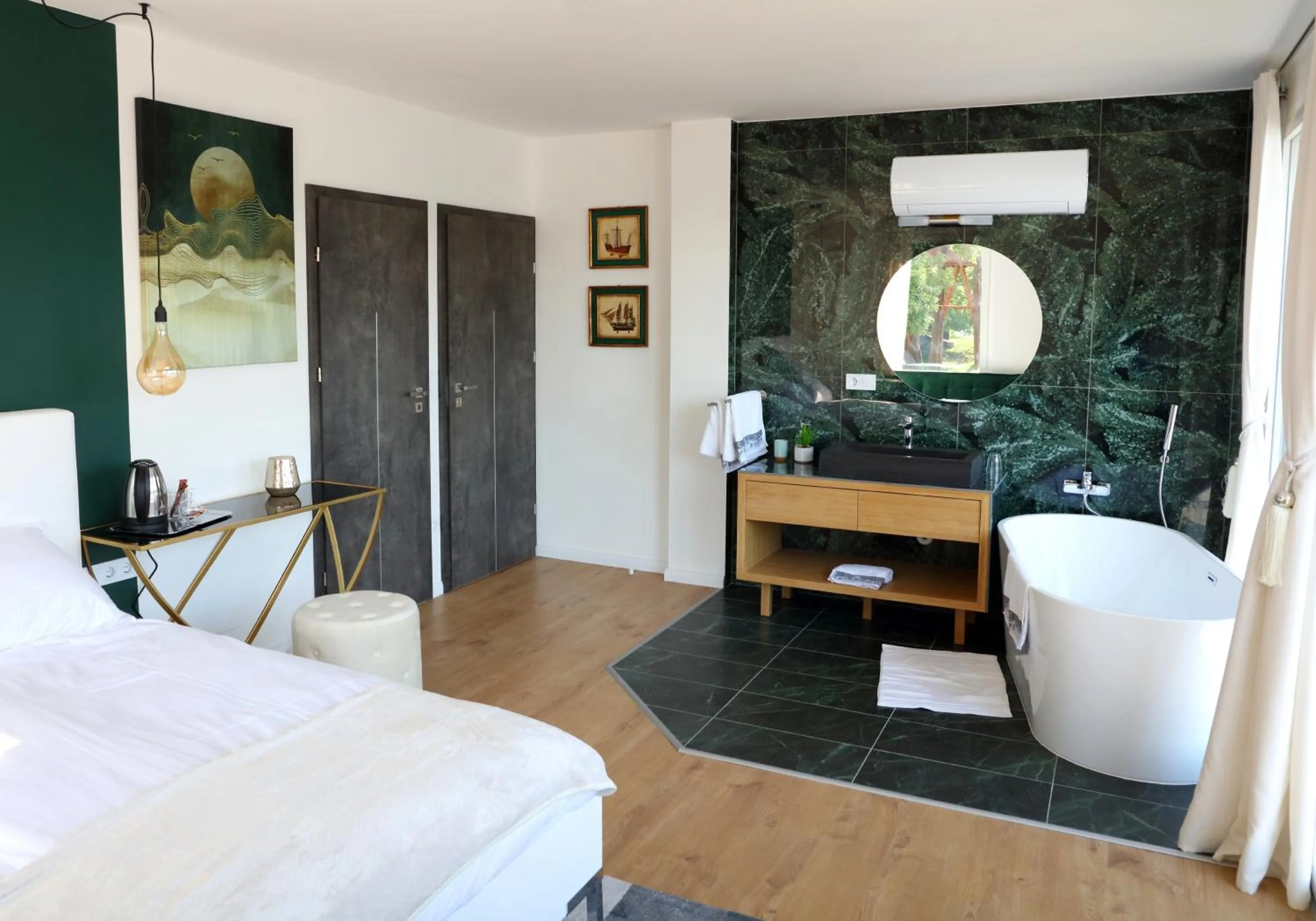 Bathroom, Bed in Duna P'Art Panzió