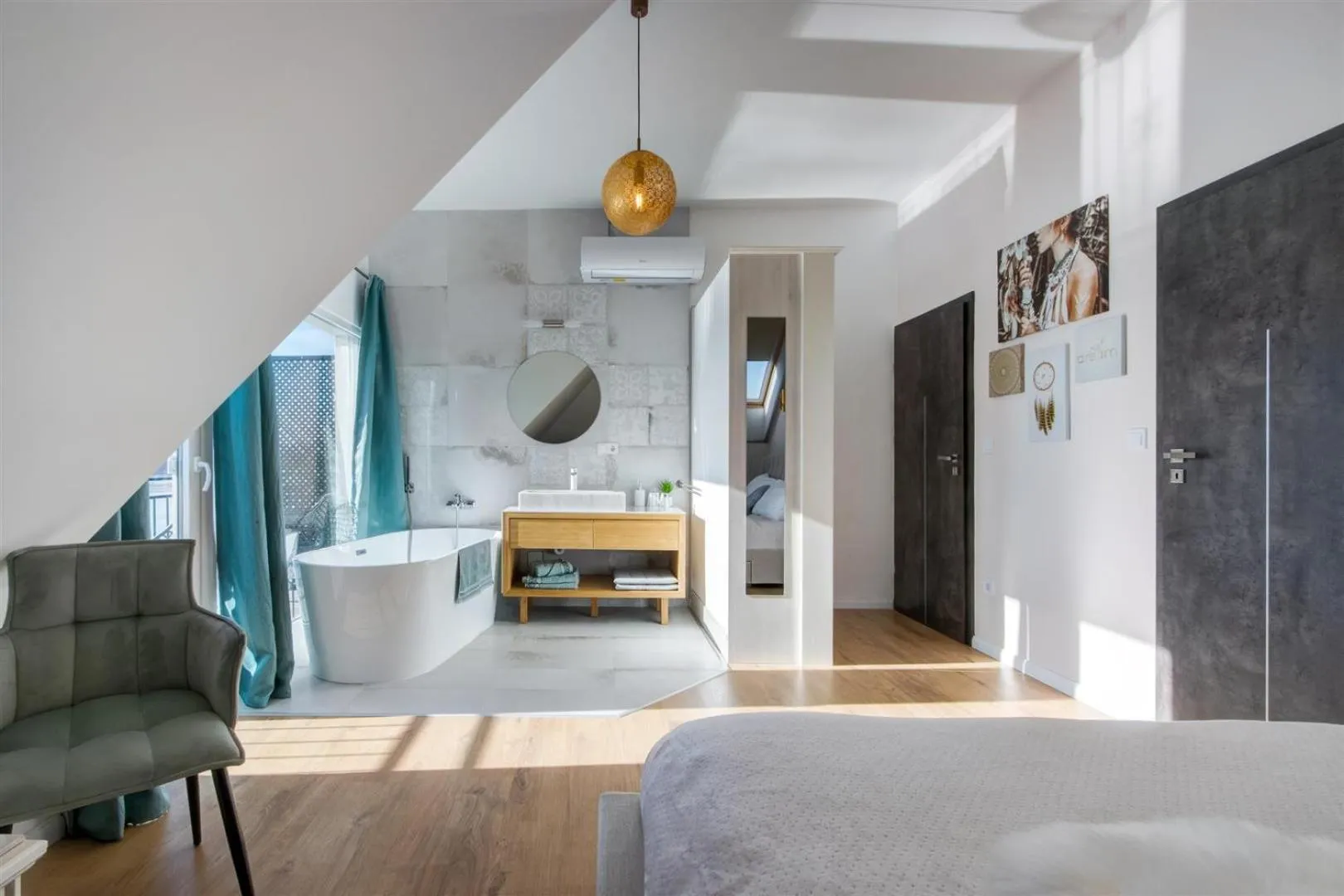 Patio, Bed in Duna P'Art Panzió