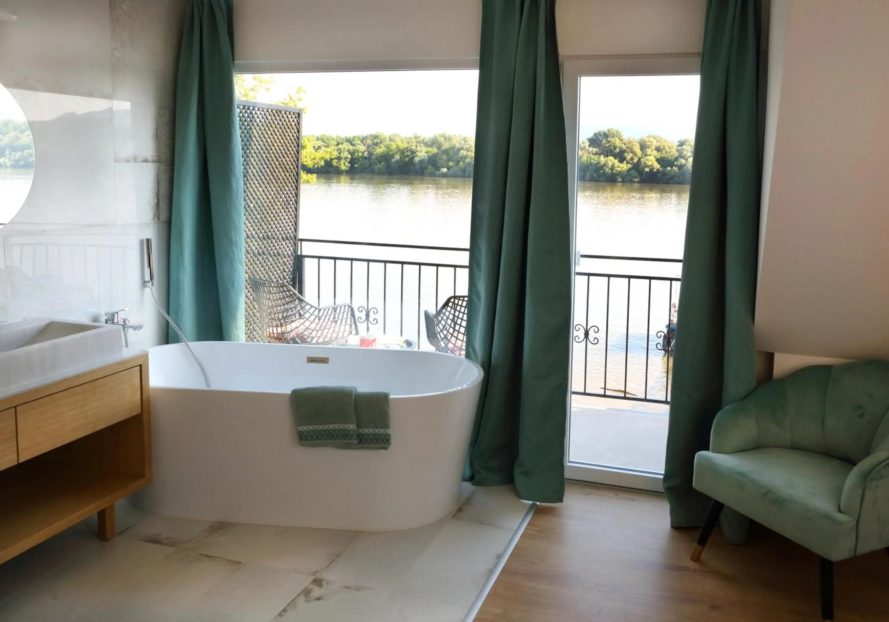 Balcony/Terrace, Bed in Duna P'Art Panzió