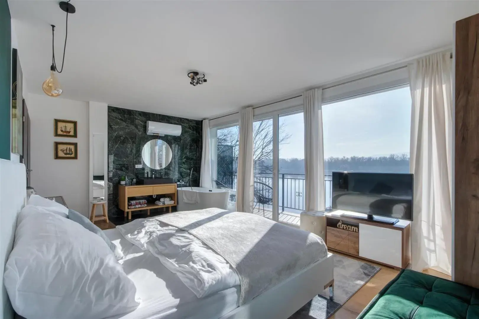 Deluxe Queen Room in Duna P'Art Panzió Deluxe Queen Room in Duna P'Art Panzió