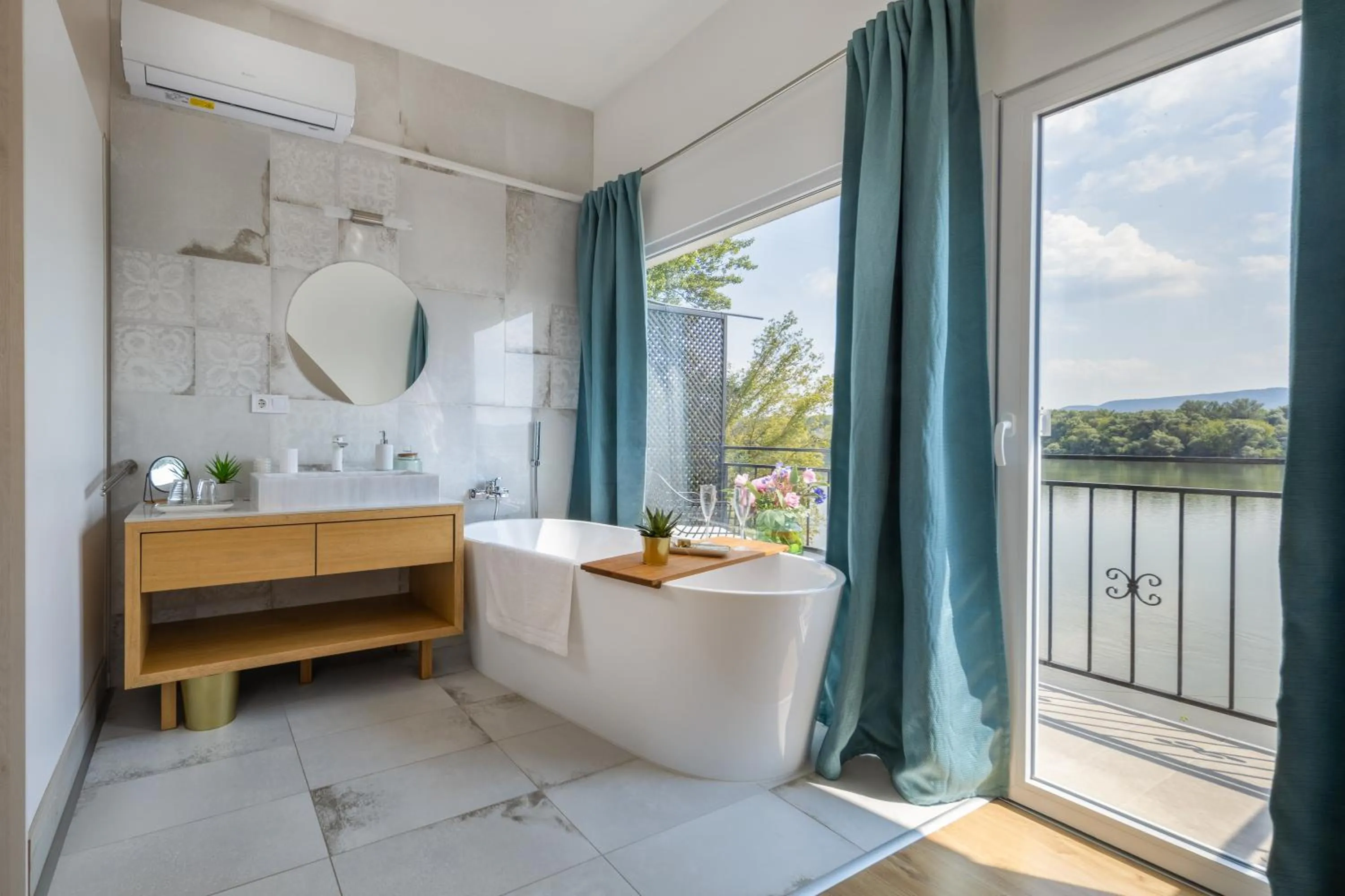 Photo of the whole room in Duna P'Art Panzió