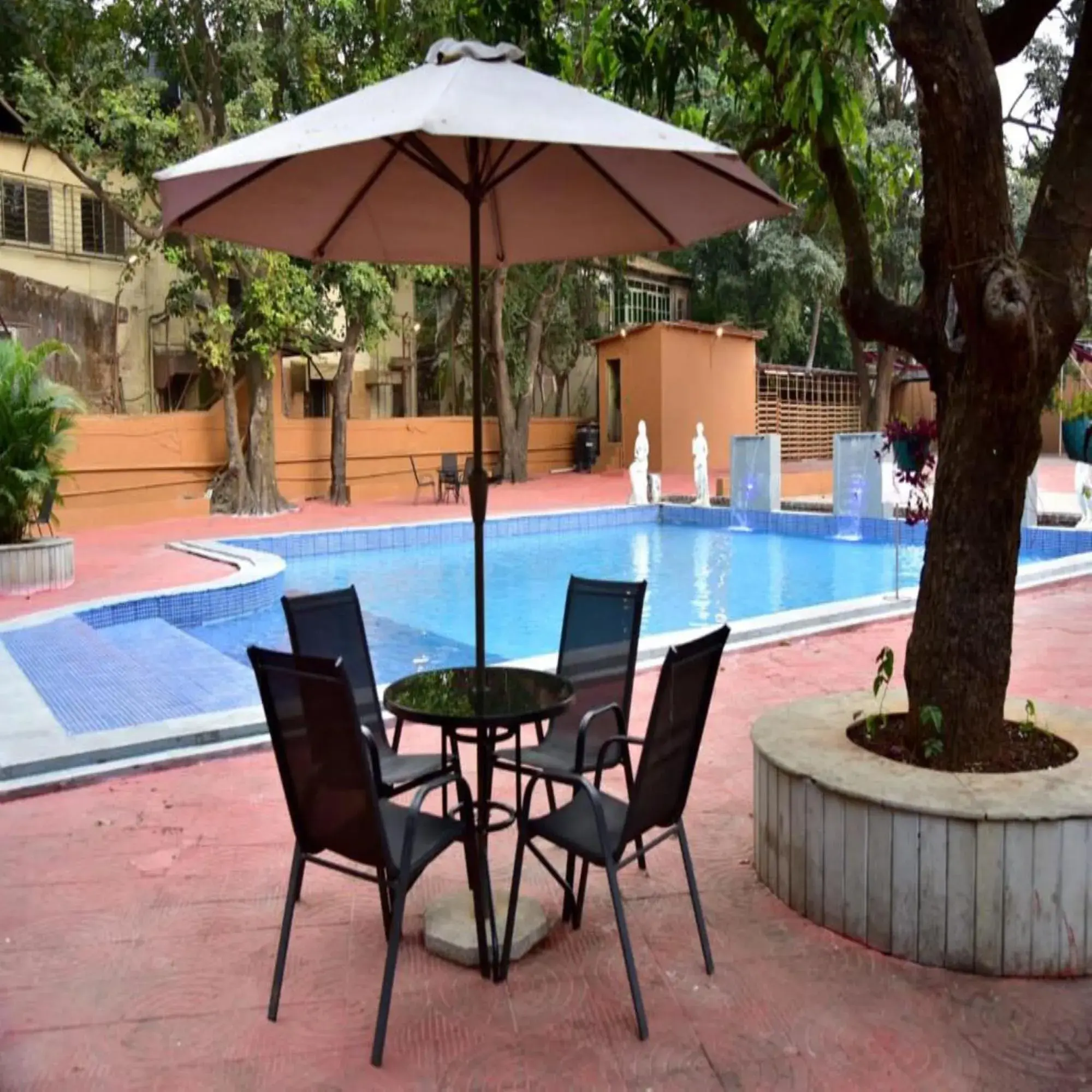 Property building in Aron Resort Lonavala - Near Old Mumbai Pune Highway Property building in Aron Resort Lonavala - Near Old Mumbai Pune Highway