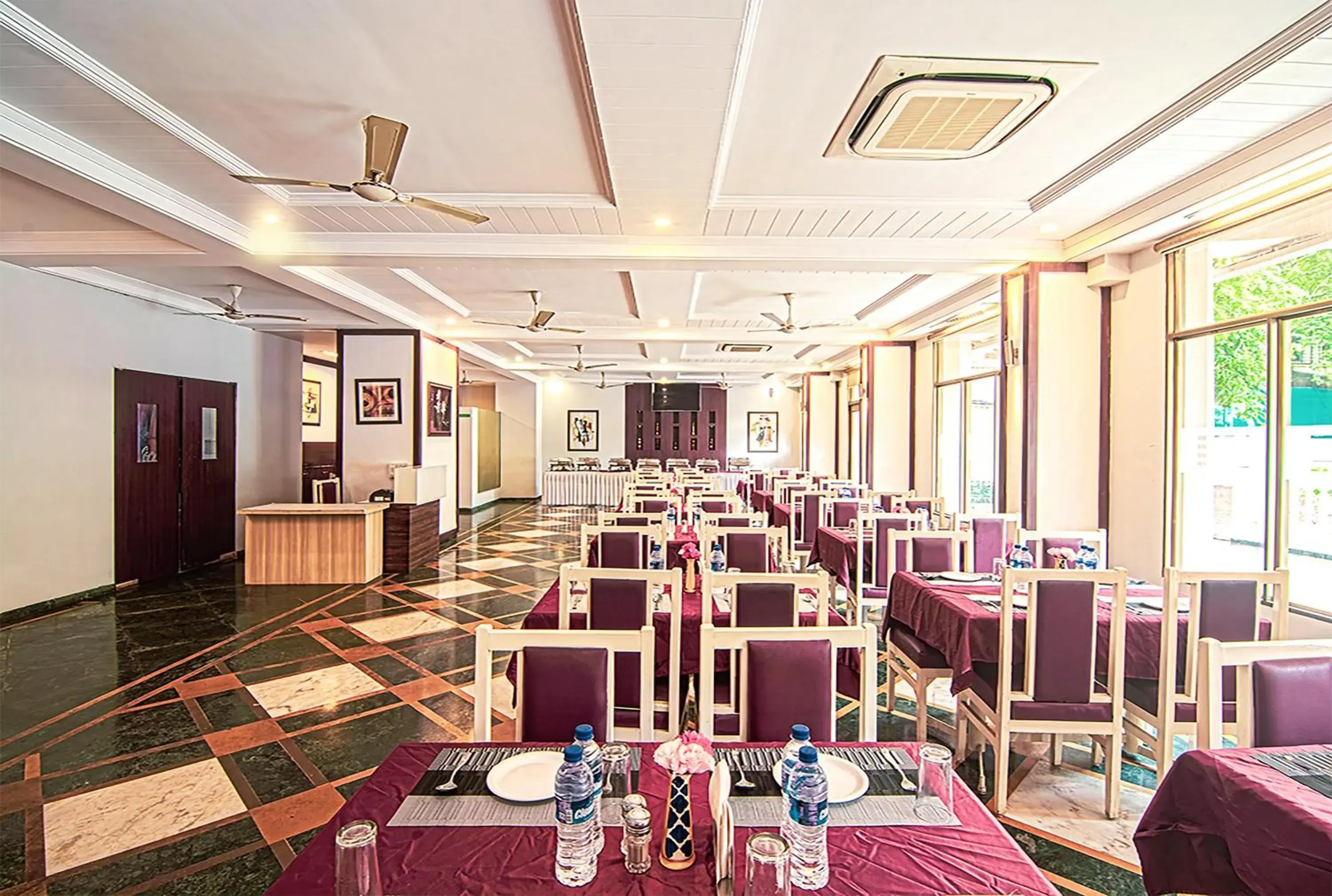 Restaurant/places to eat in Aron Resort Lonavala - Near Old Mumbai Pune Highway Restaurant/places to eat in Aron Resort Lonavala - Near Old Mumbai Pune Highway