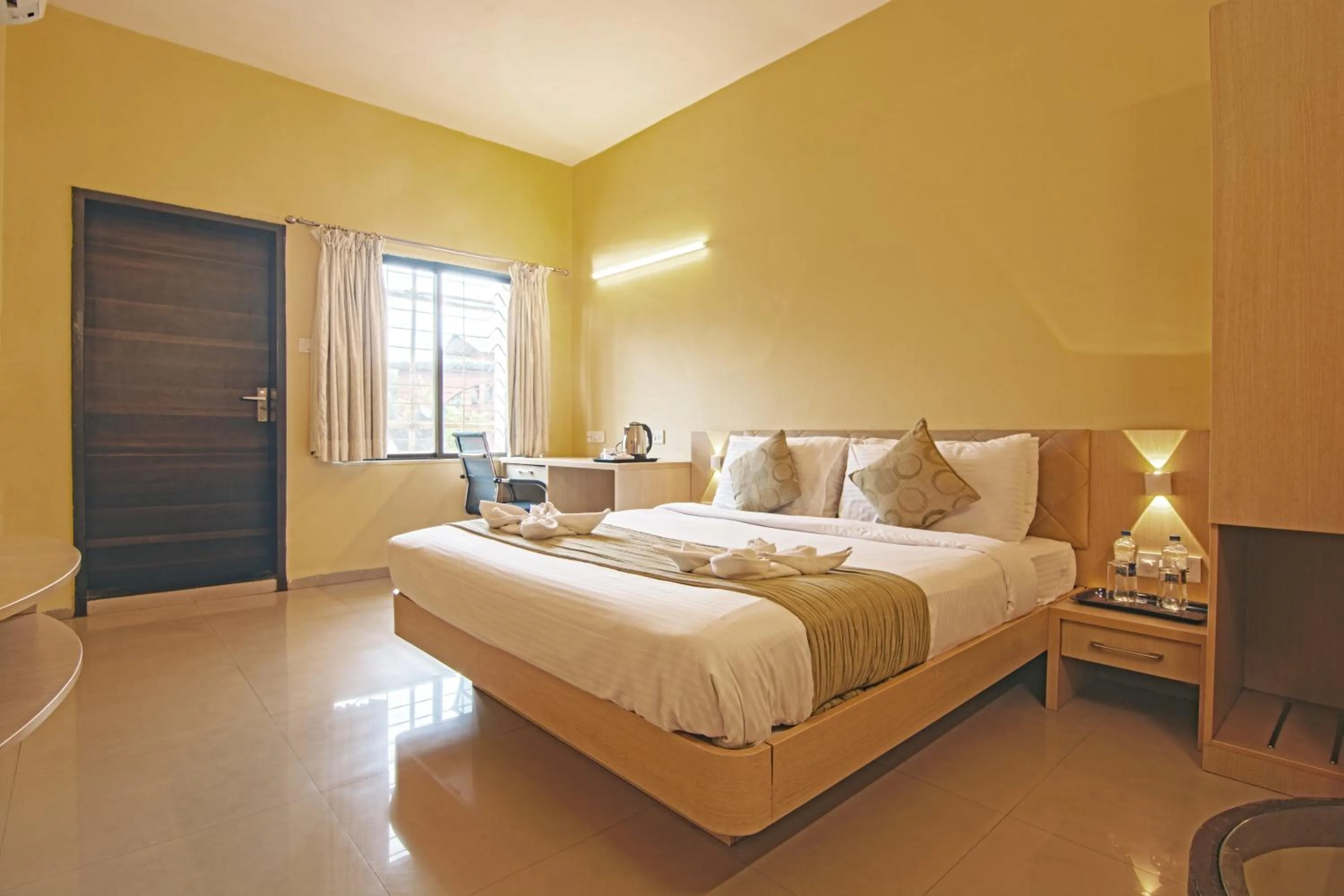 Bed in Aron Resort Lonavala - Near Old Mumbai Pune Highway