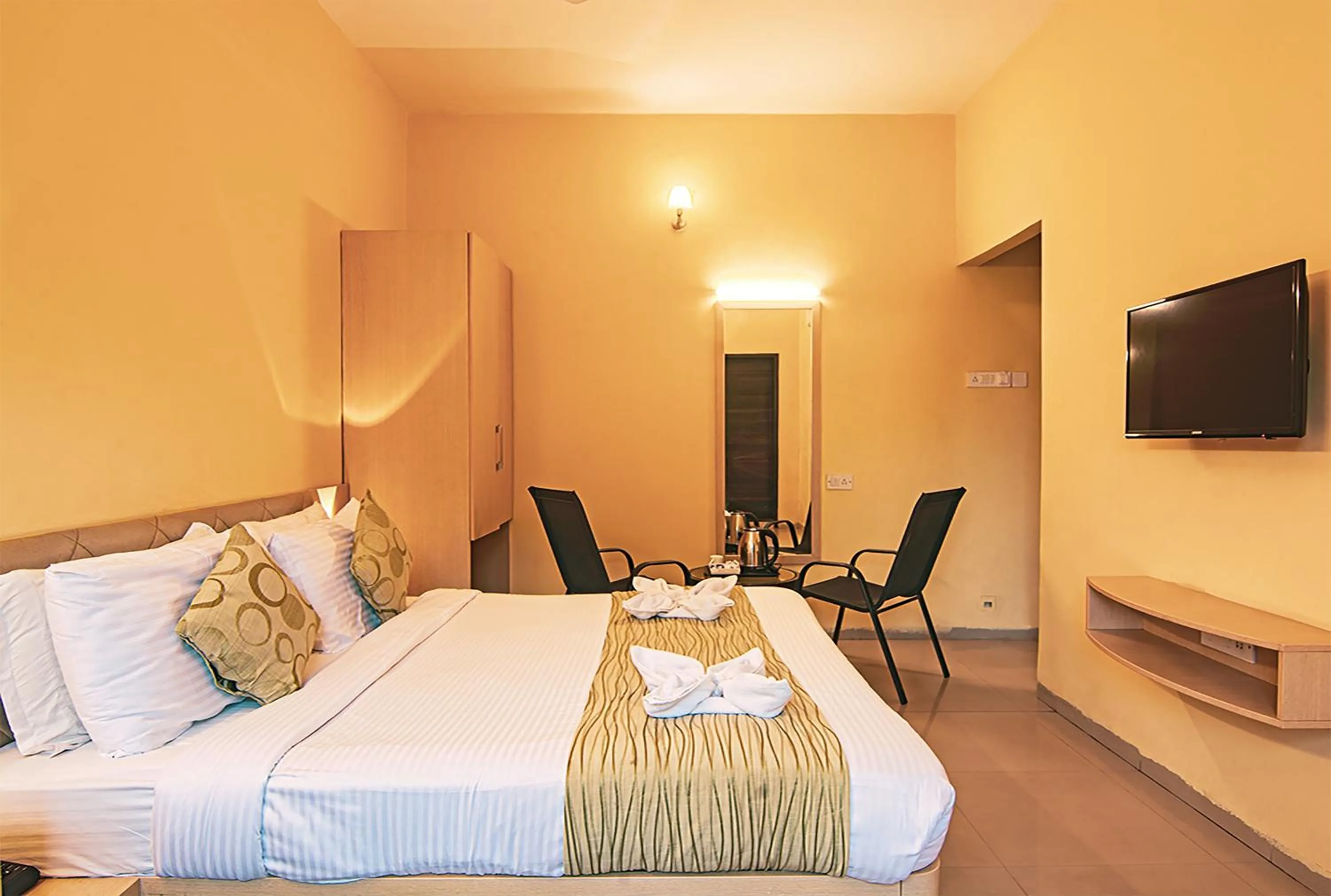 Bed in Aron Resort Lonavala - Near Old Mumbai Pune Highway