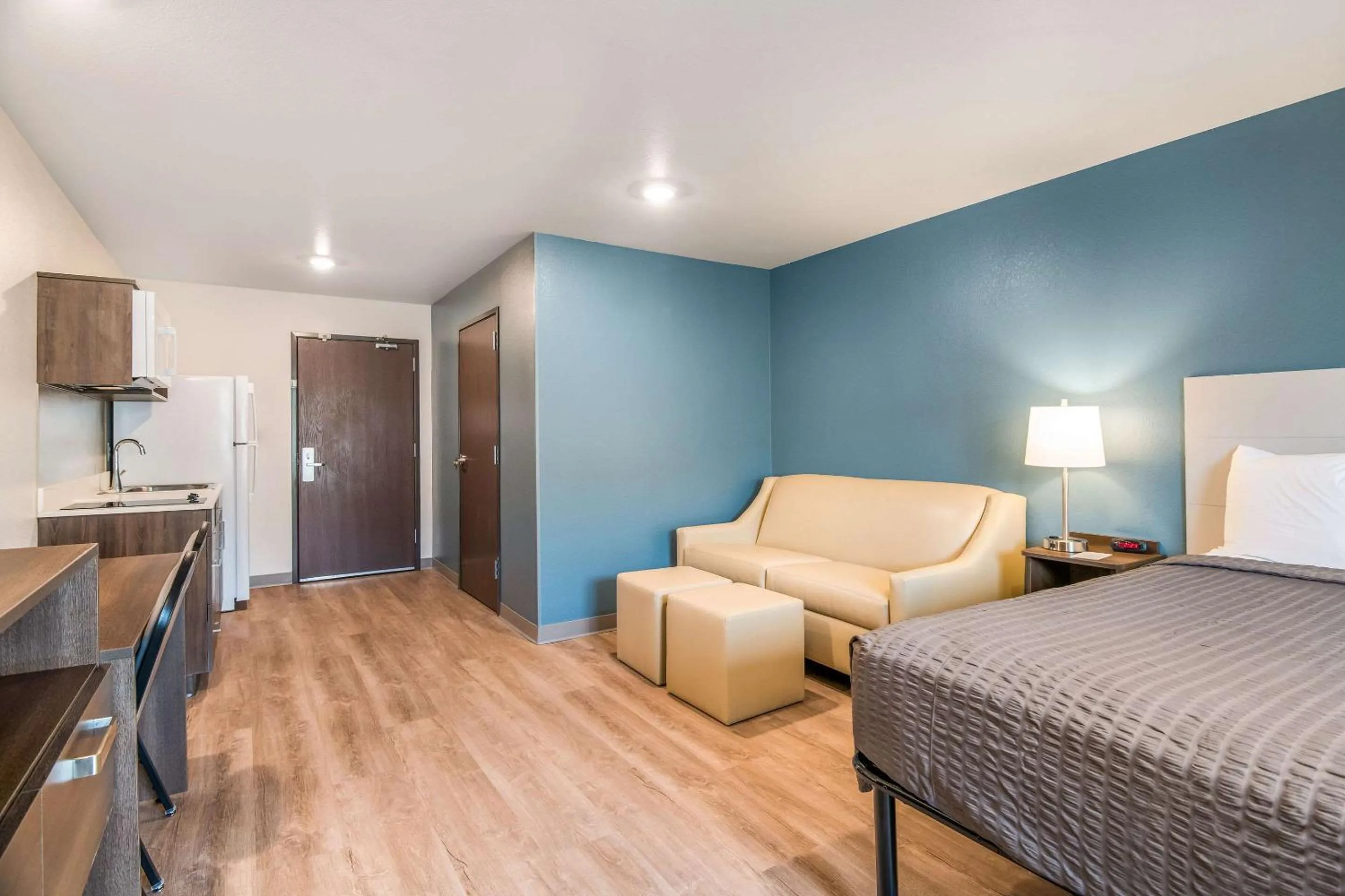 Photo of the whole room, Bed in WoodSpring Suites Missoula