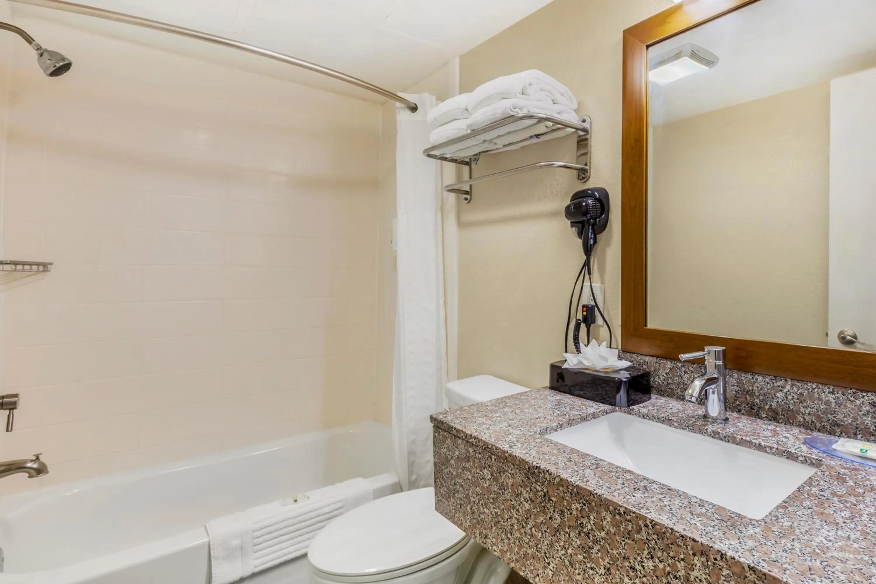 Quality Inn & Suites Spring Lake - Fayetteville near Fort Bragg