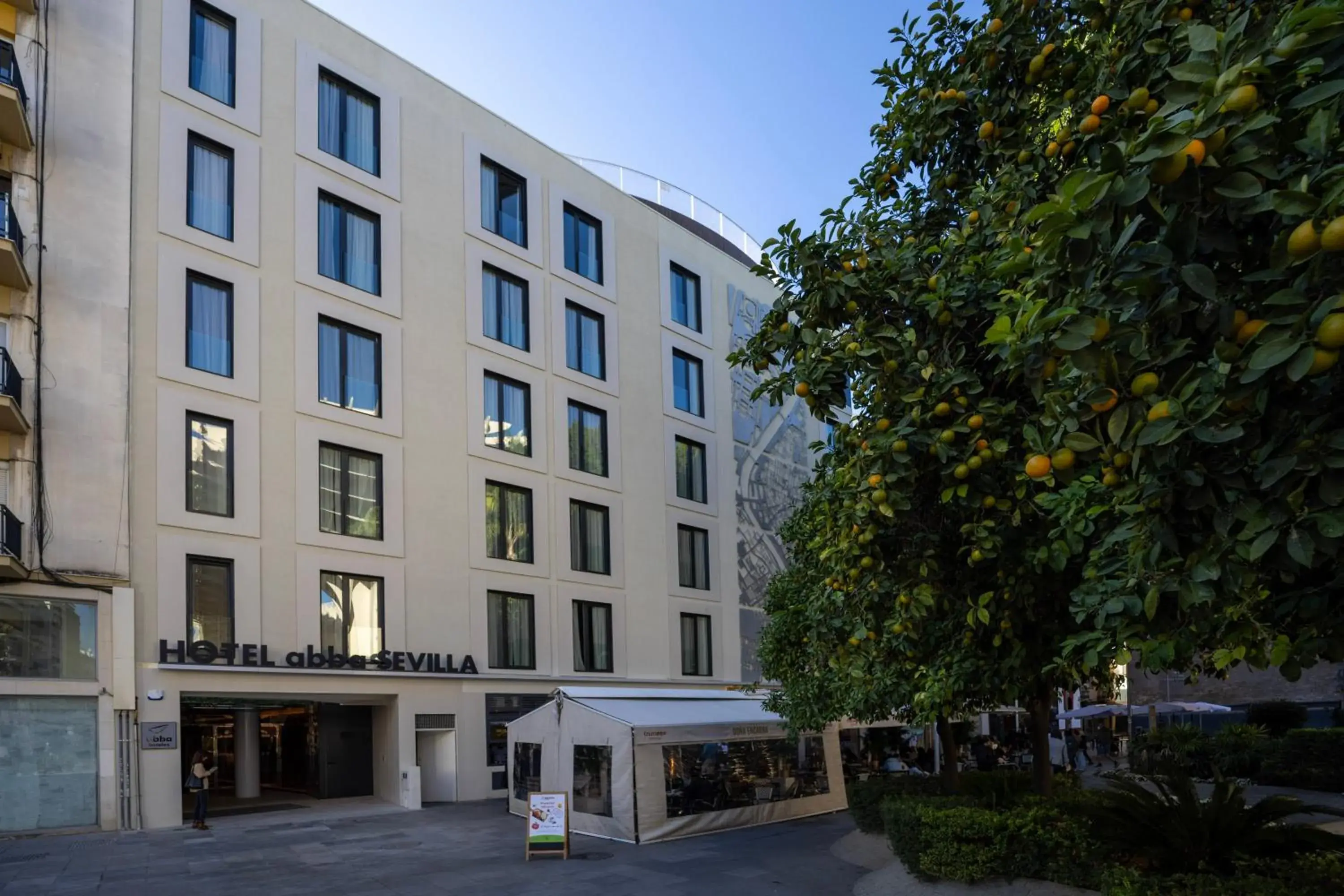 Property building in abba Sevilla Property building in abba Sevilla