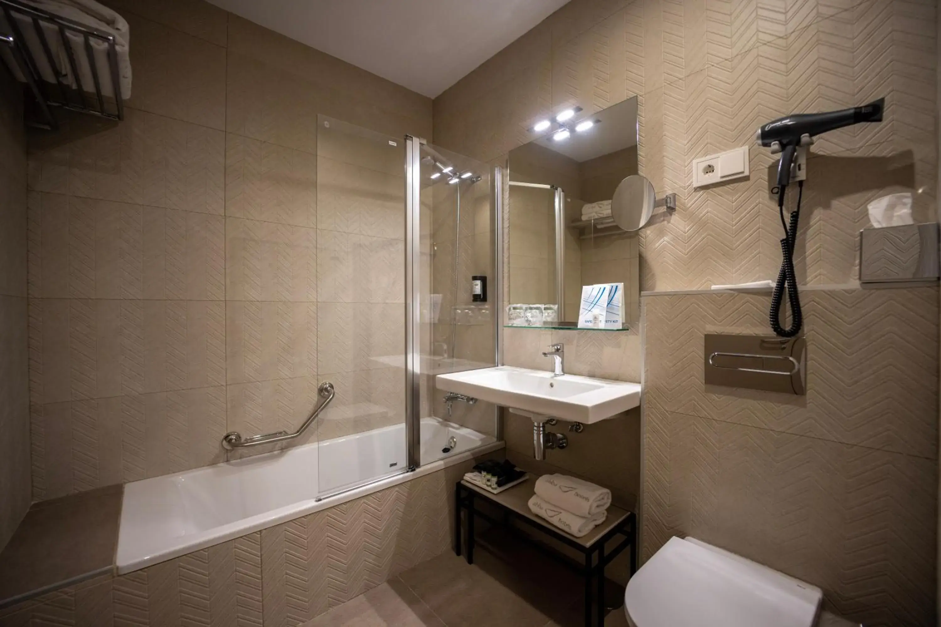 Bathroom in abba Sevilla Bathroom in abba Sevilla