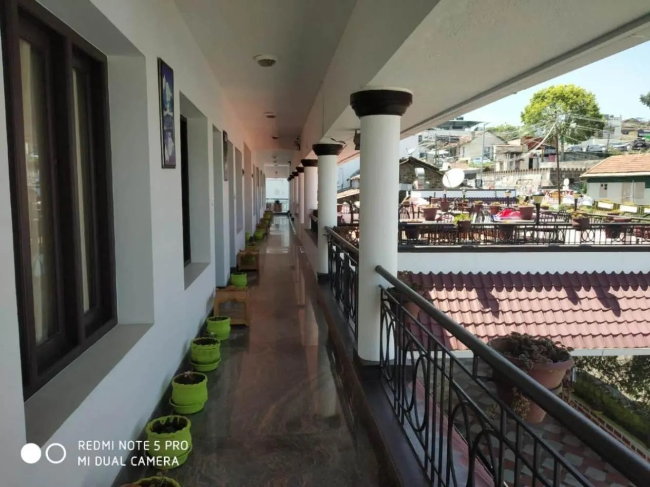 Property building in Hotel Apple Valley