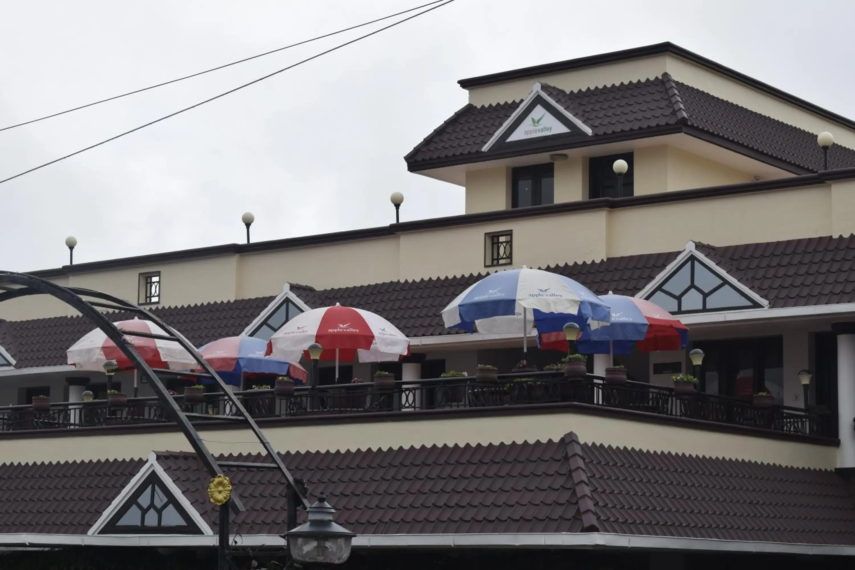 Property building in Hotel Apple Valley Property building in Hotel Apple Valley