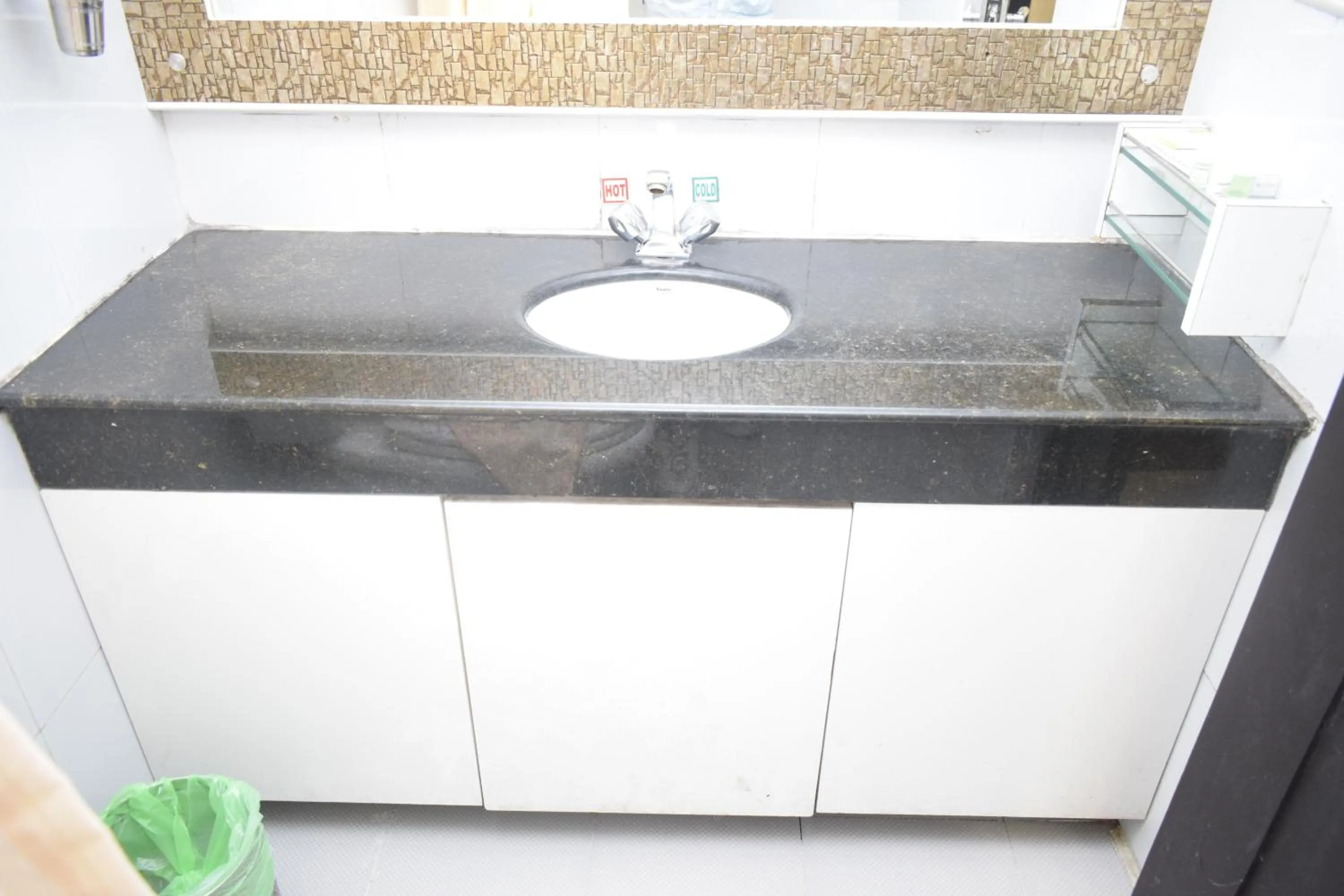 Bathroom in Hotel Apple Valley