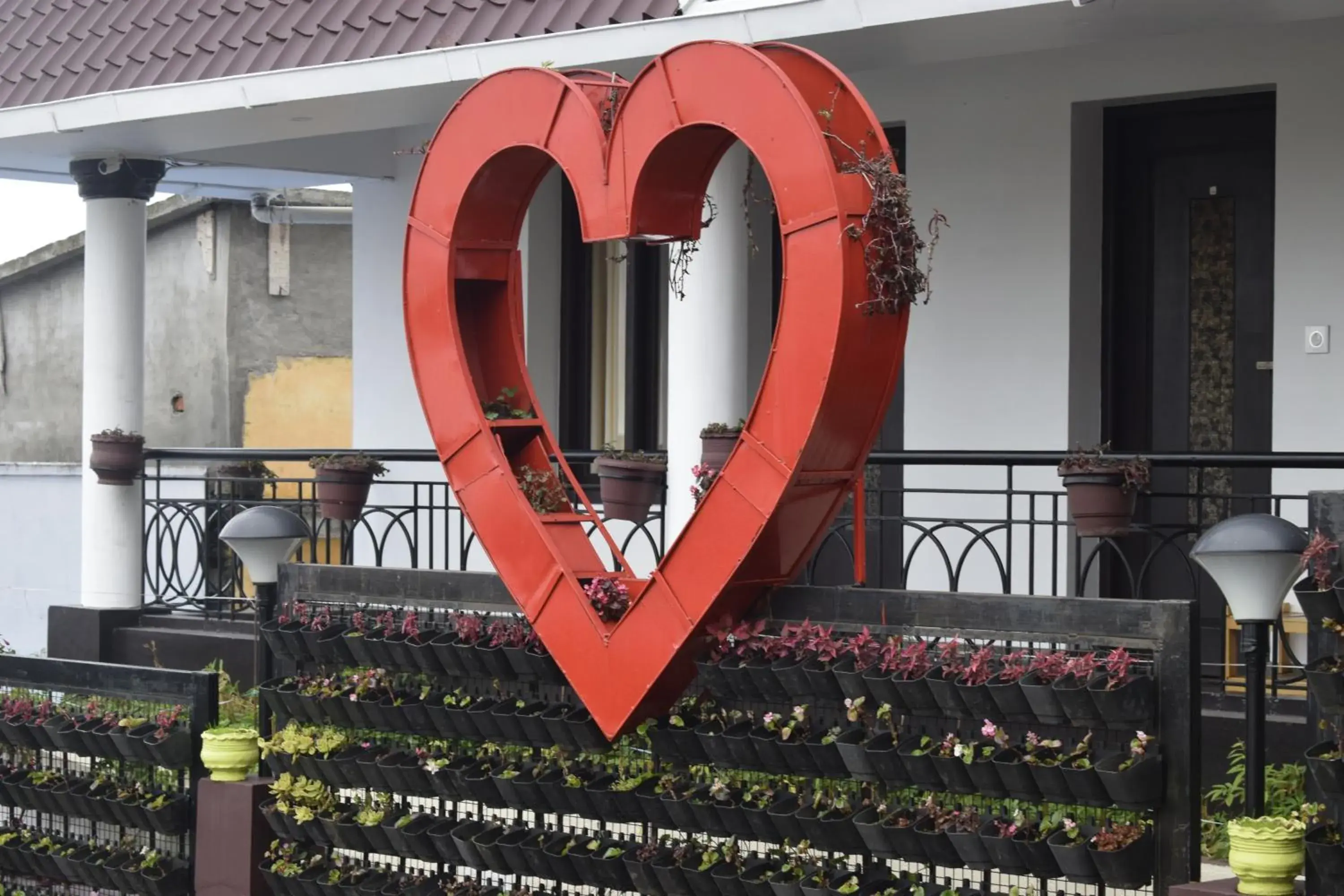 Facade/entrance in Hotel Apple Valley Facade/entrance in Hotel Apple Valley