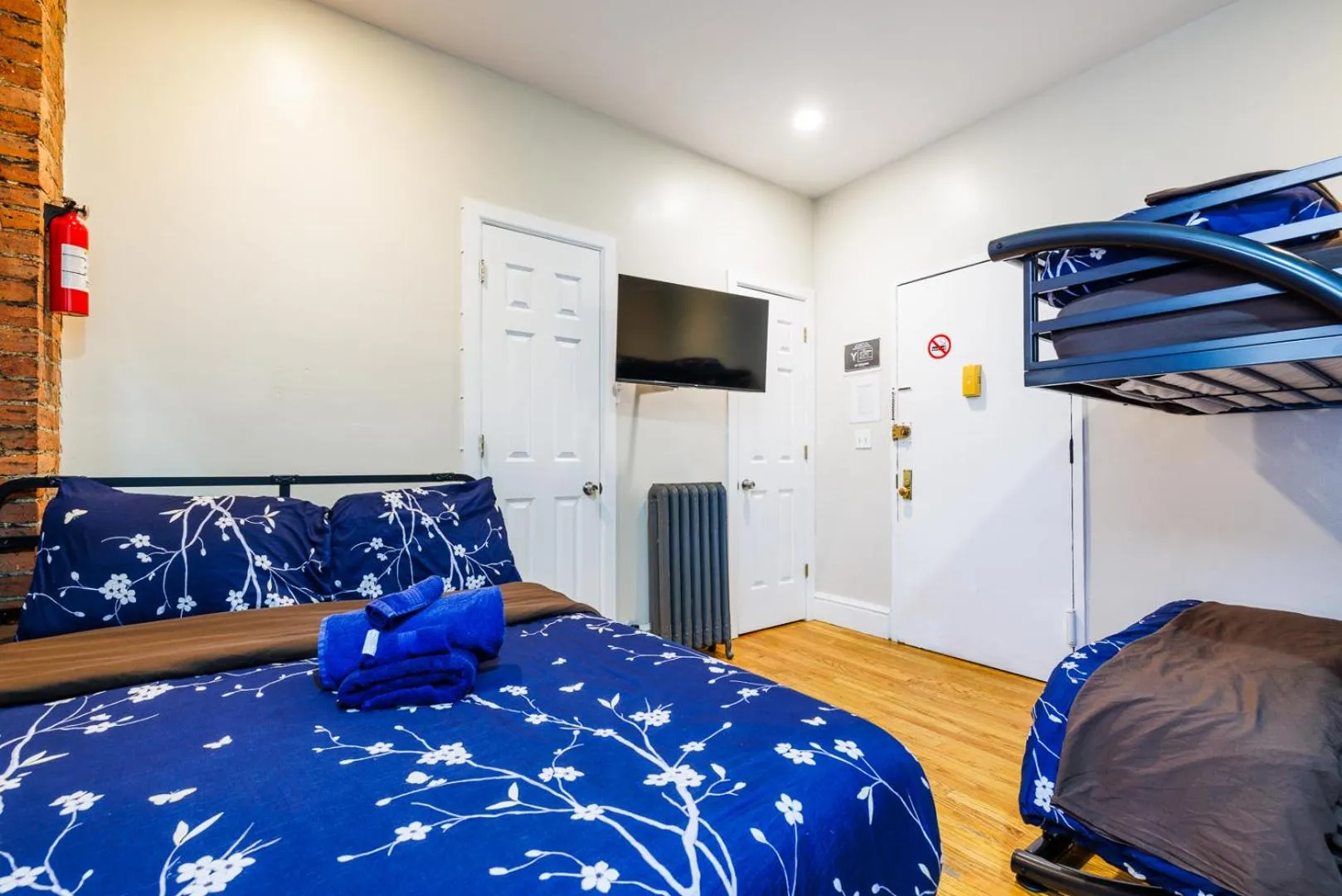 TV and multimedia, Bed in Studios in New York