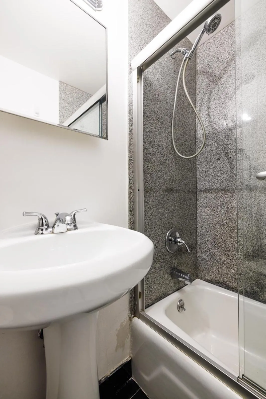 Shower in Studios in New York