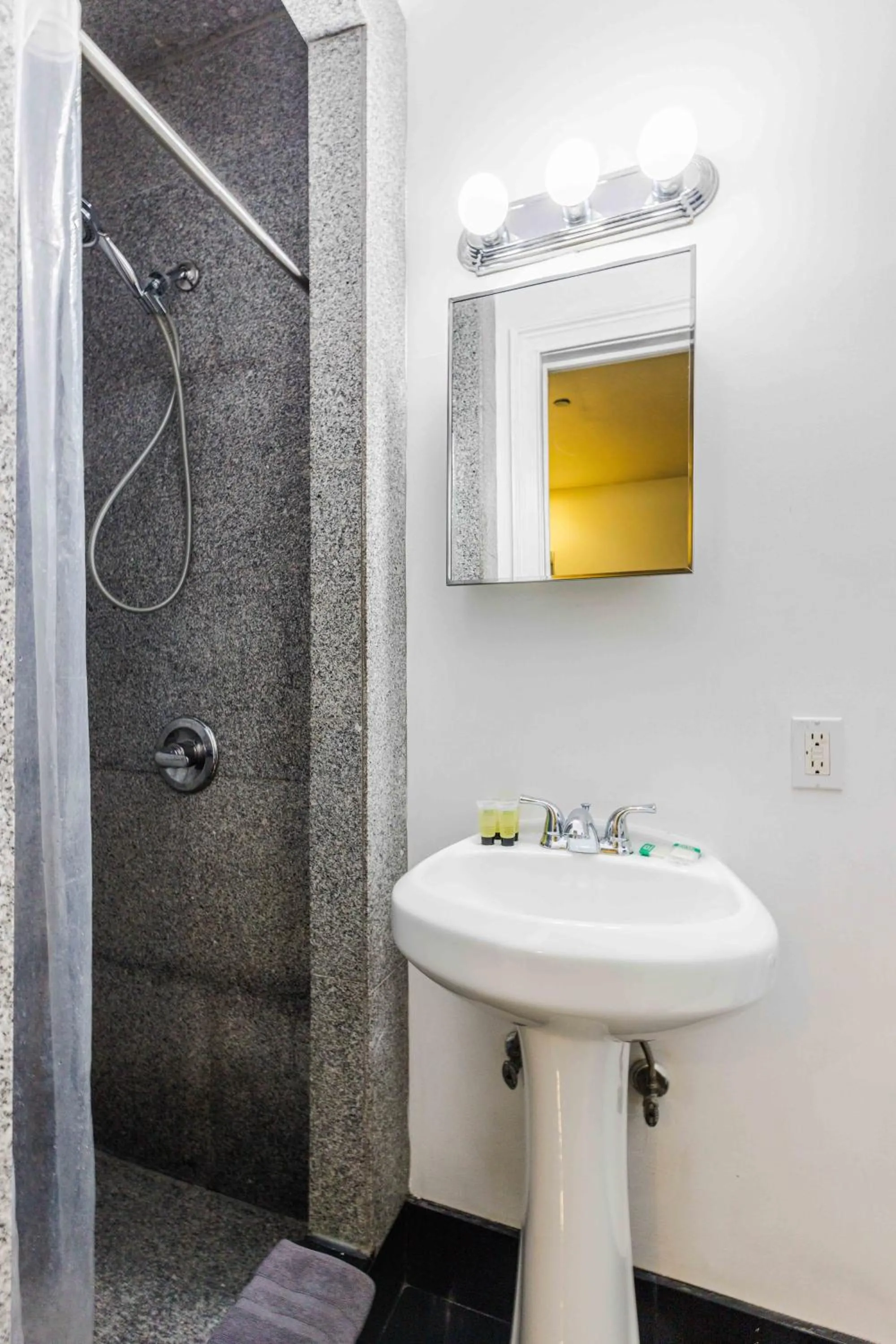 Shower in Studios in New York