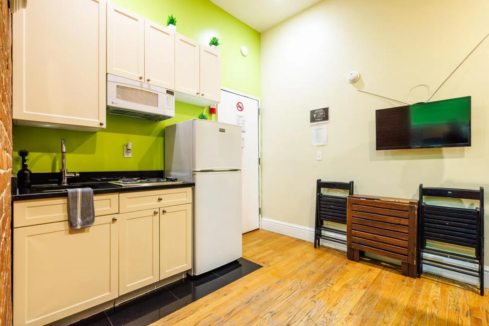 Kitchen or kitchenette in Studios in New York