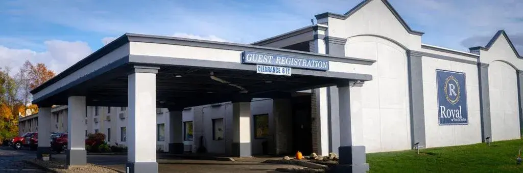 Property building in Royal Inn & Suites Property building in Royal Inn & Suites